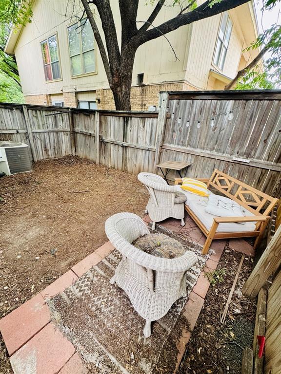 1320 Southport Dr # B, Austin, TX 78704