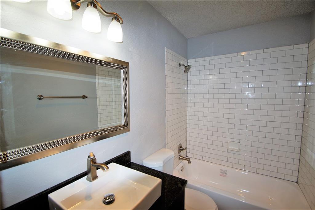 1320 Southport Dr # B, Austin, TX 78704