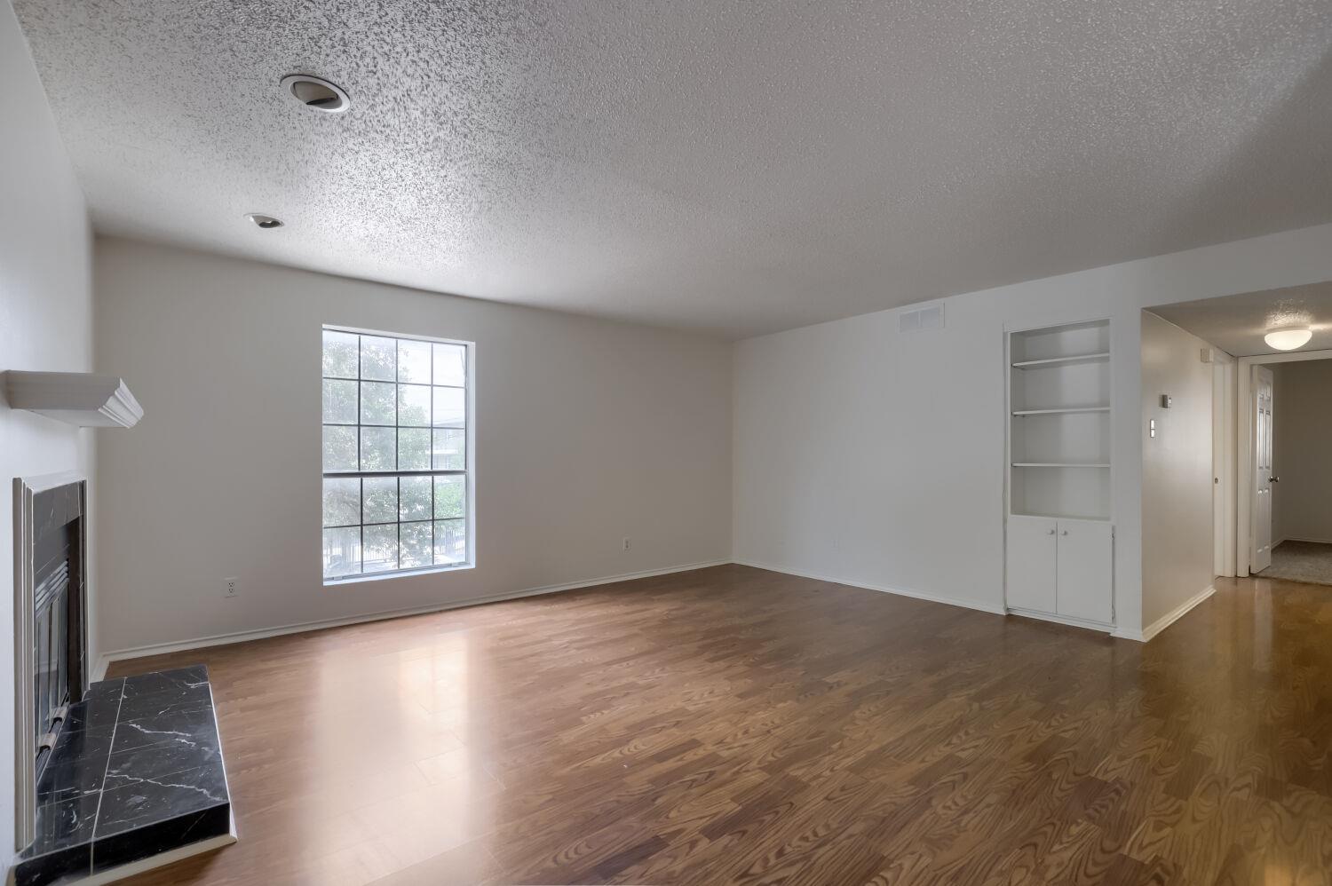 2401 Leon St # 100, Austin, TX 78705