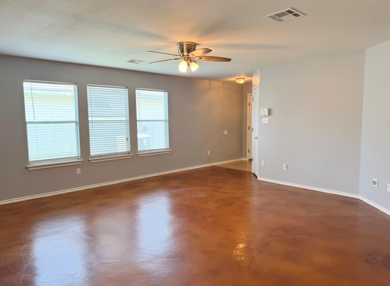 109 Gillespie Ln, Elgin, TX 78621