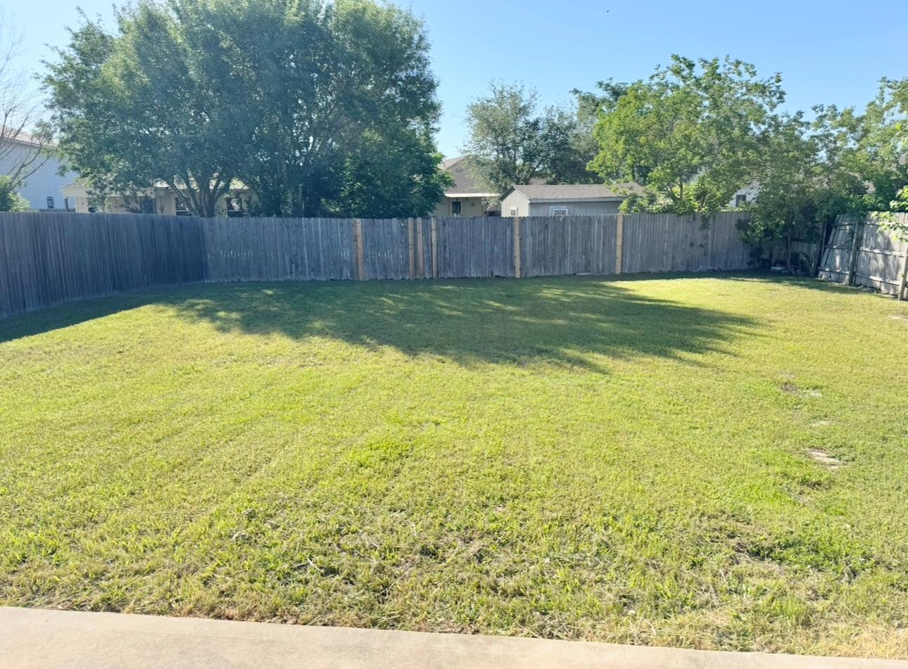 109 Gillespie Ln, Elgin, TX 78621