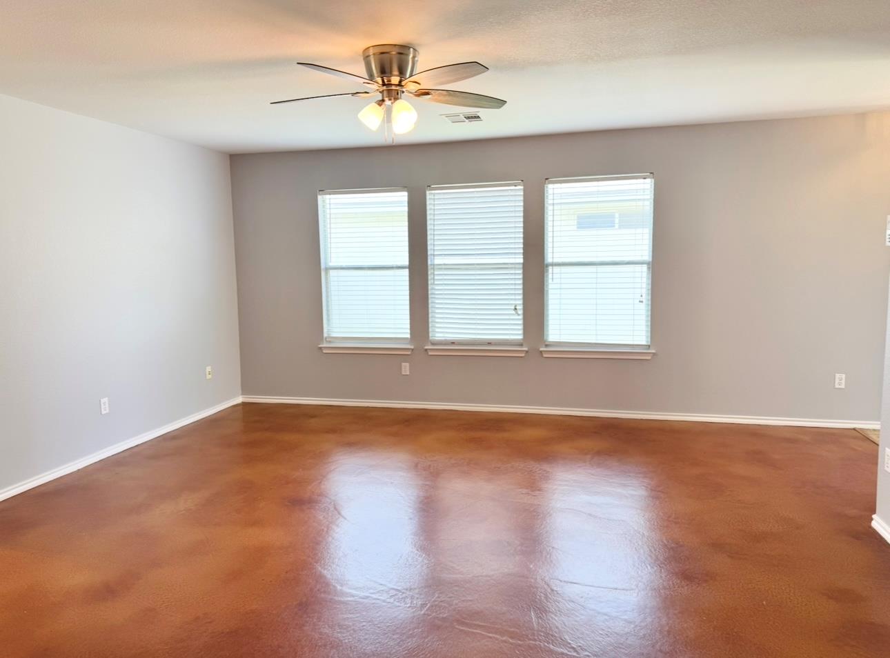 109 Gillespie Ln, Elgin, TX 78621
