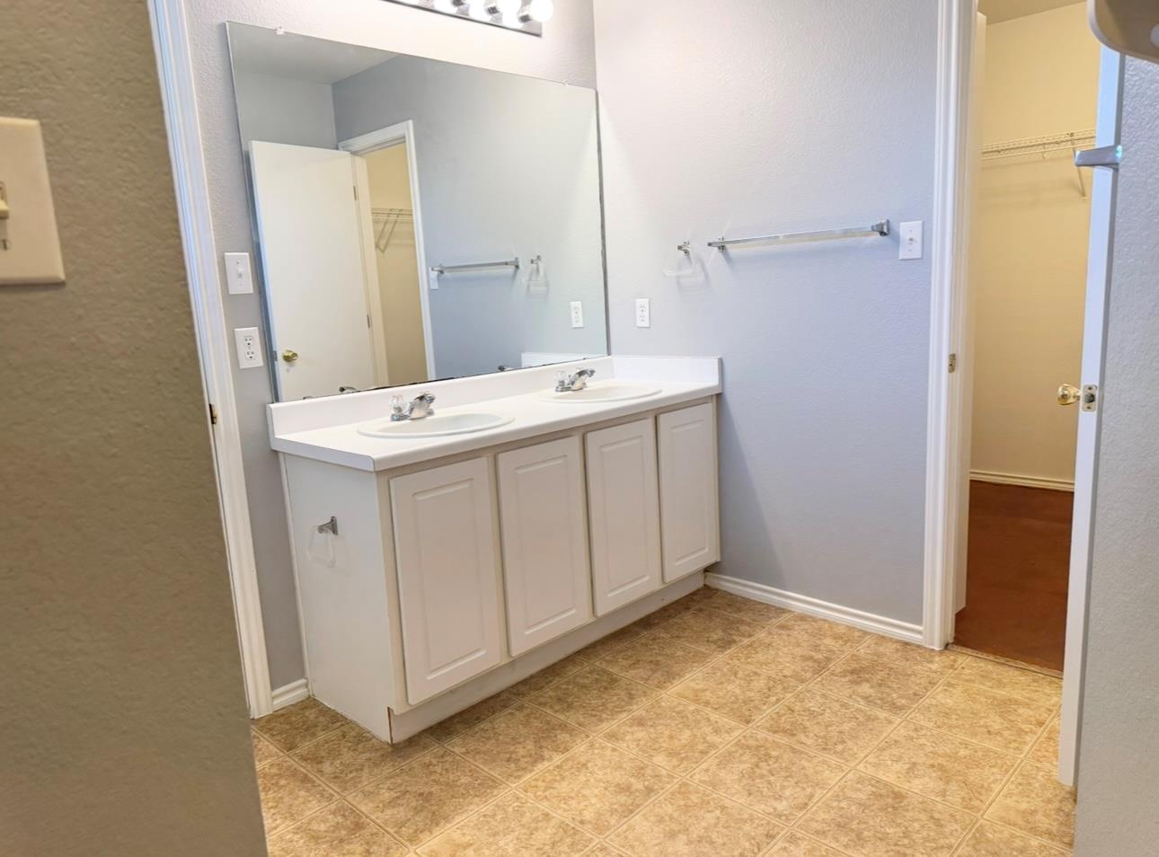 109 Gillespie Ln, Elgin, TX 78621
