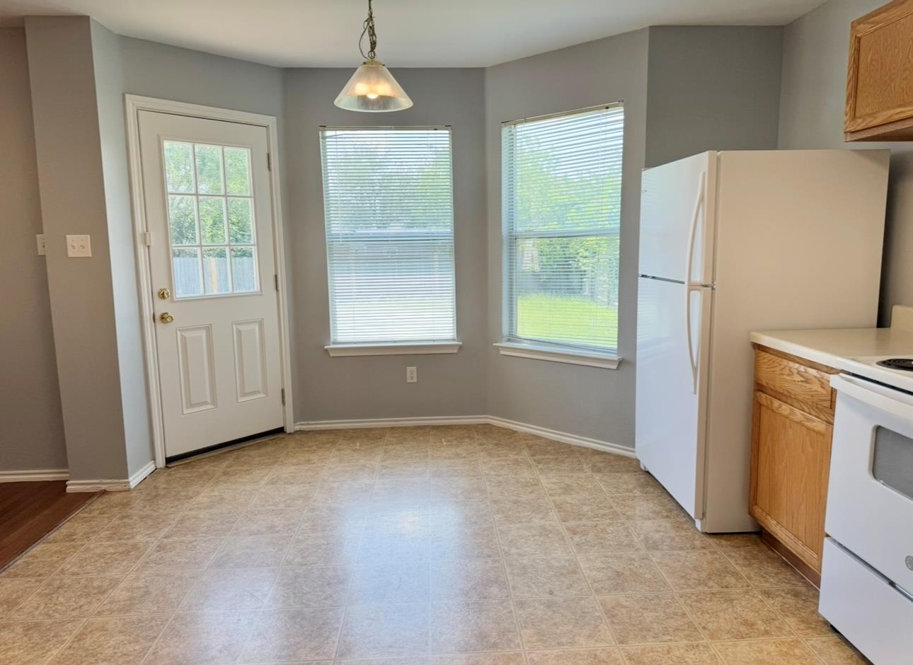 109 Gillespie Ln, Elgin, TX 78621