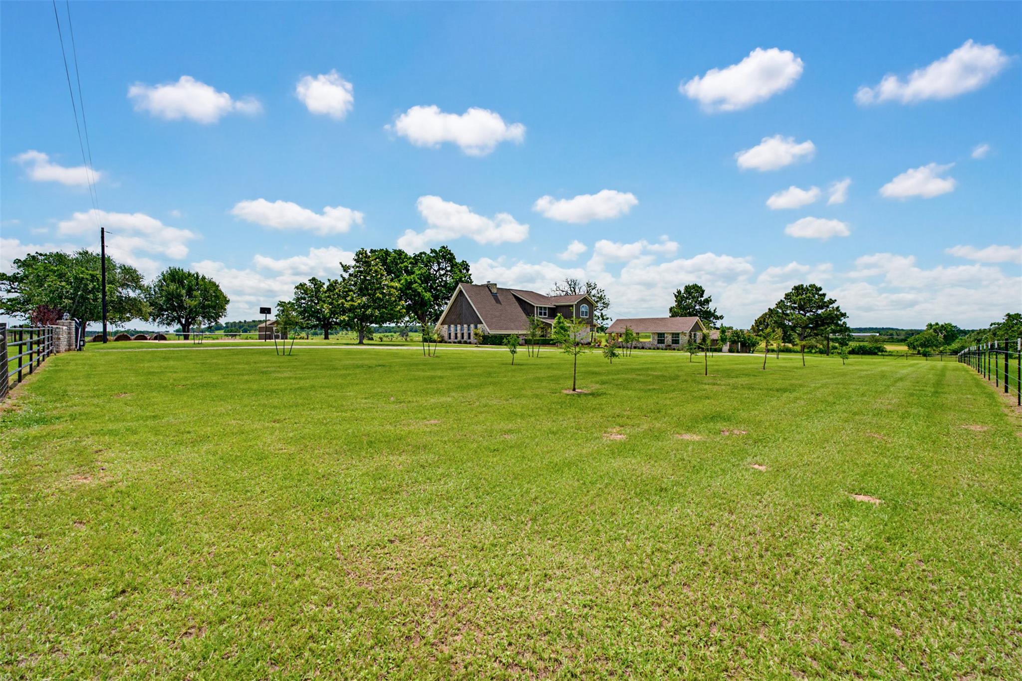489 Boyd Ln, Rockdale, TX 76567