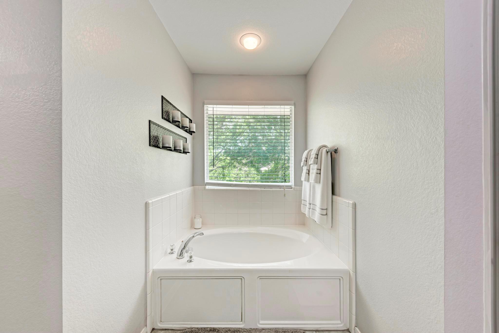 2985 Peacemaker St, Round Rock, TX 78681