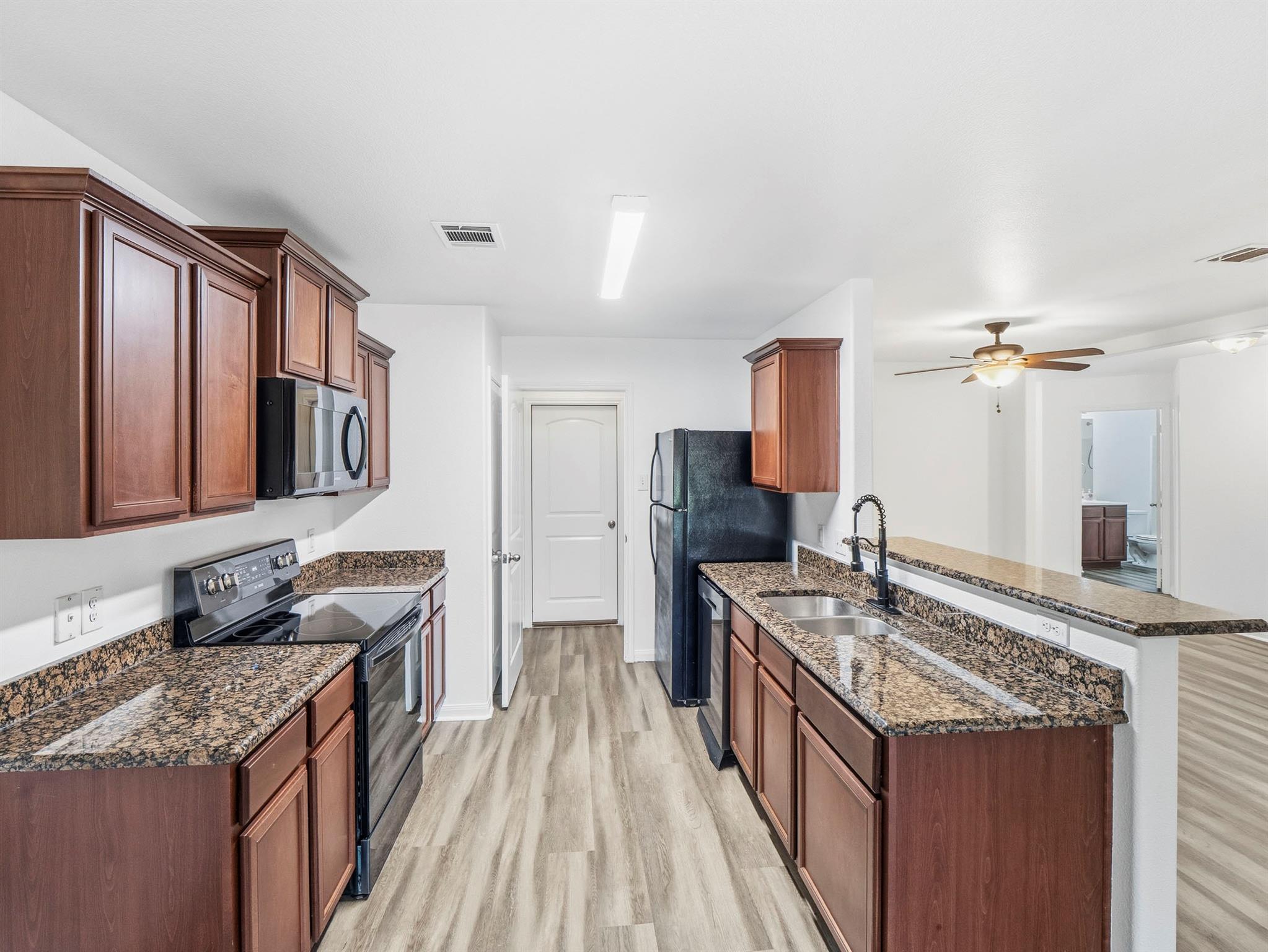 229 J E Brown Ln, Jarrell, TX 76537