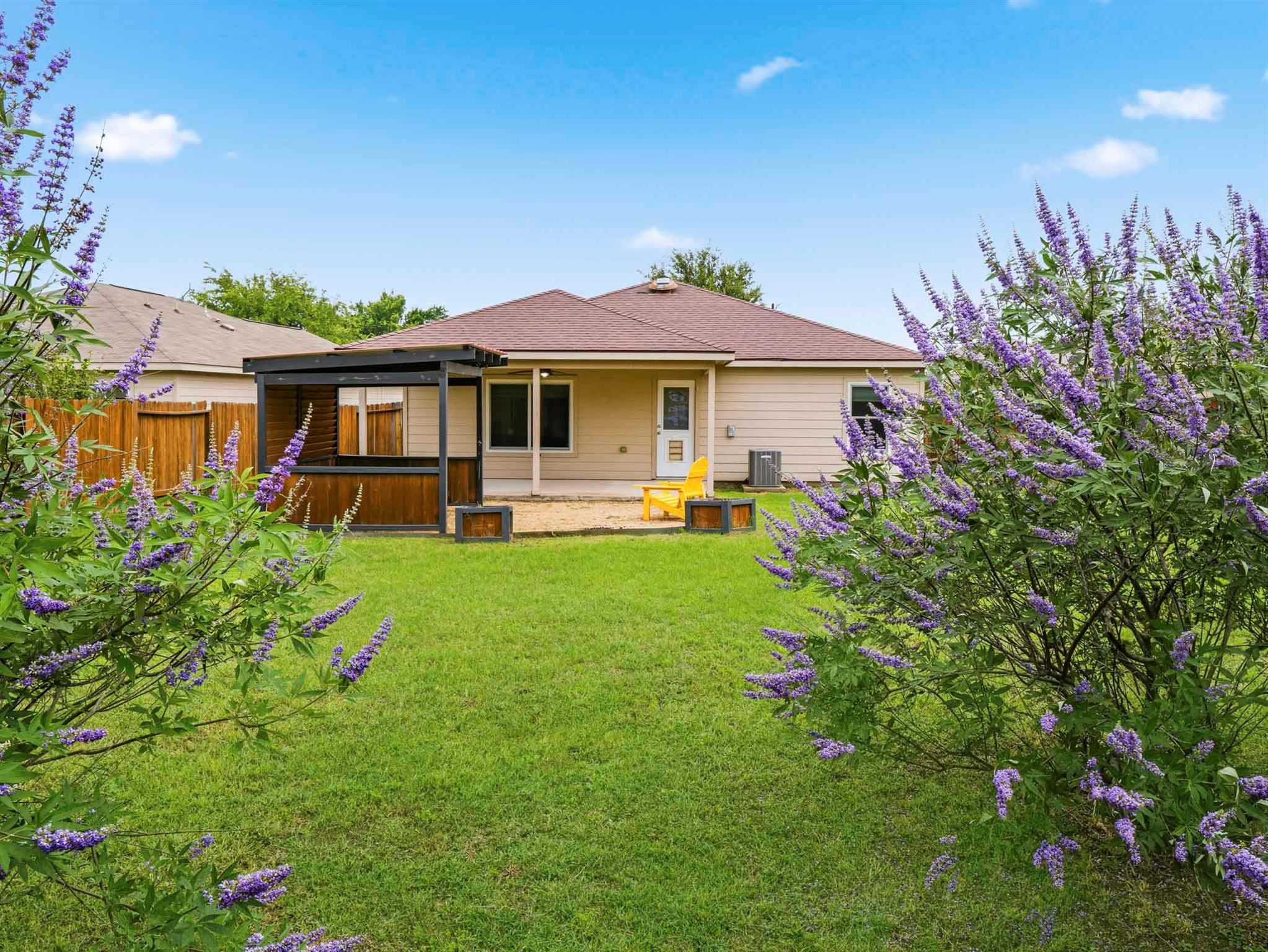 229 J E Brown Ln, Jarrell, TX 76537