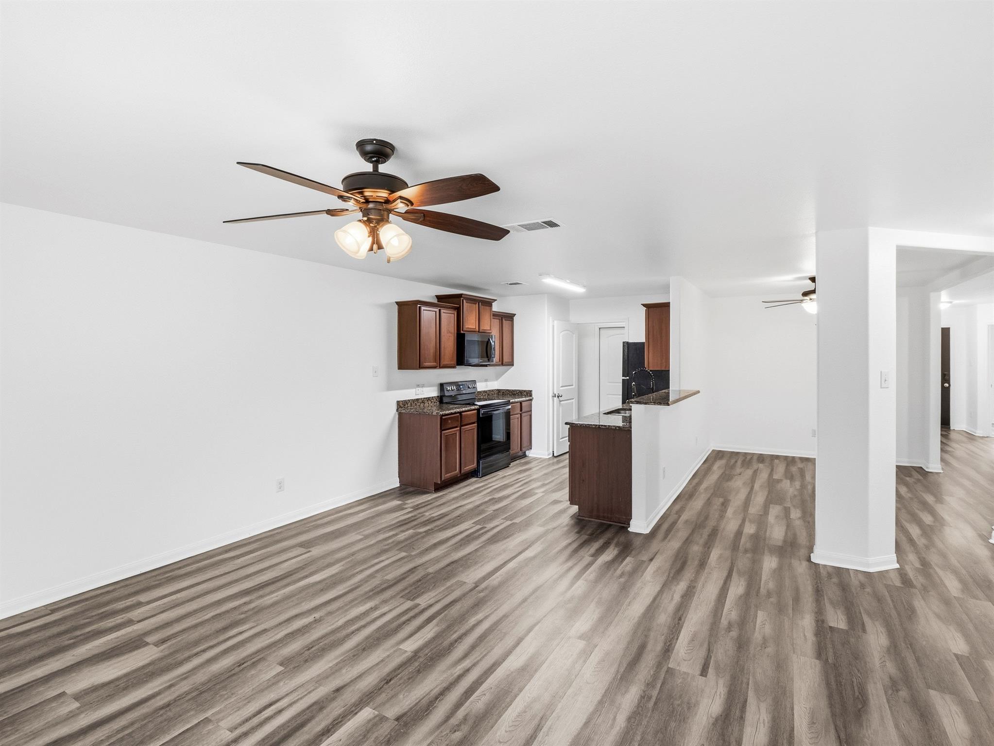 229 J E Brown Ln, Jarrell, TX 76537