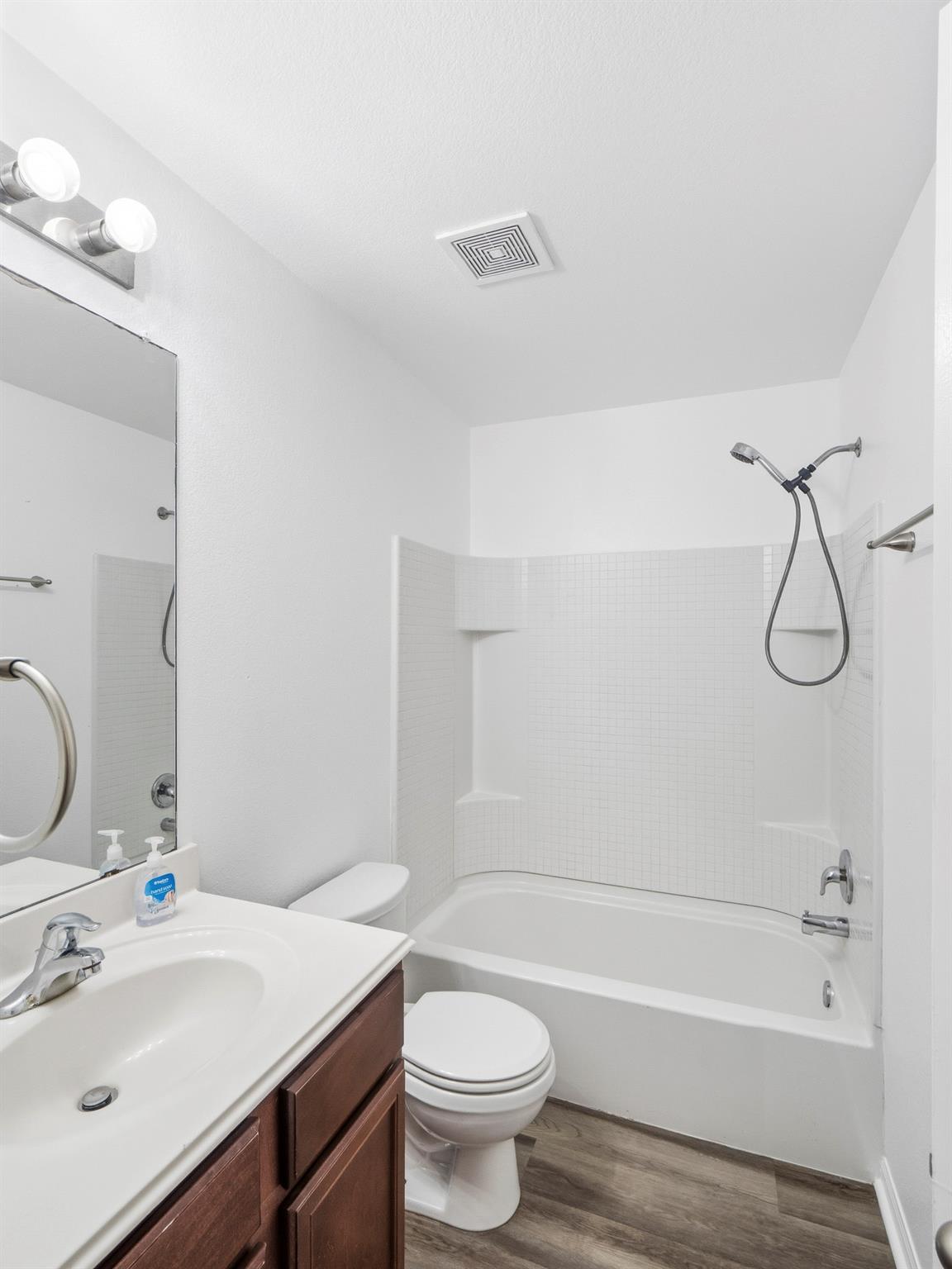 229 J E Brown Ln, Jarrell, TX 76537