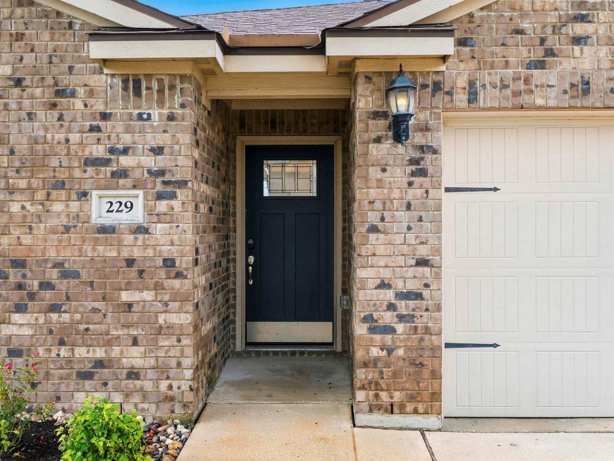 229 J E Brown Ln, Jarrell, TX 76537