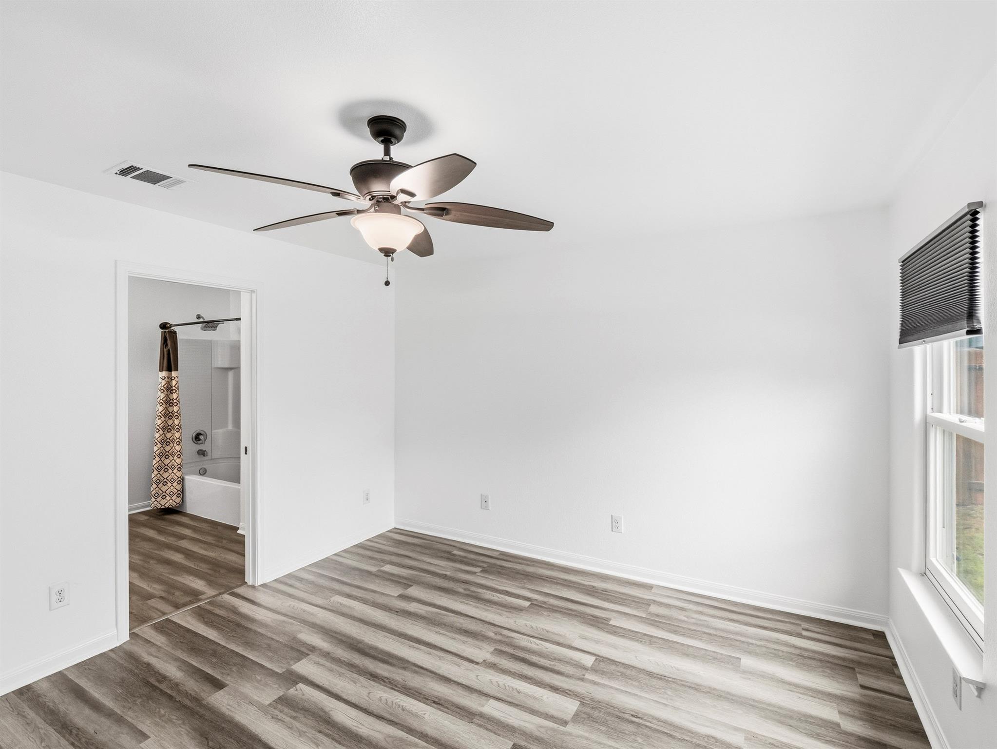 229 J E Brown Ln, Jarrell, TX 76537