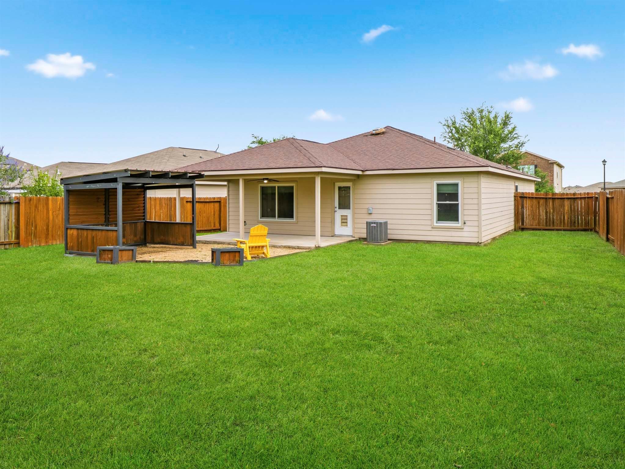 229 J E Brown Ln, Jarrell, TX 76537