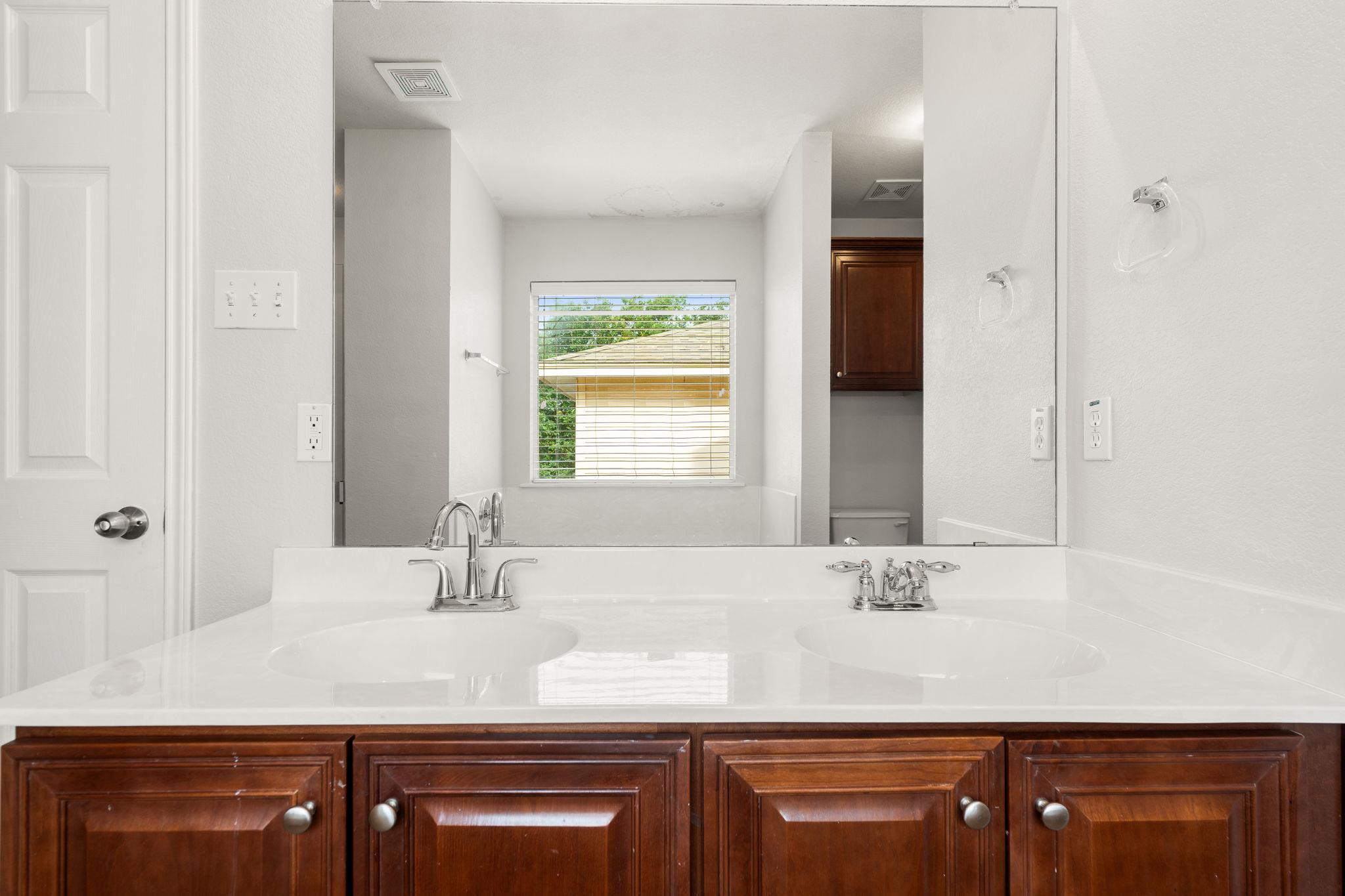 710 Alamo Plaza Dr, Cedar Park, TX 78613