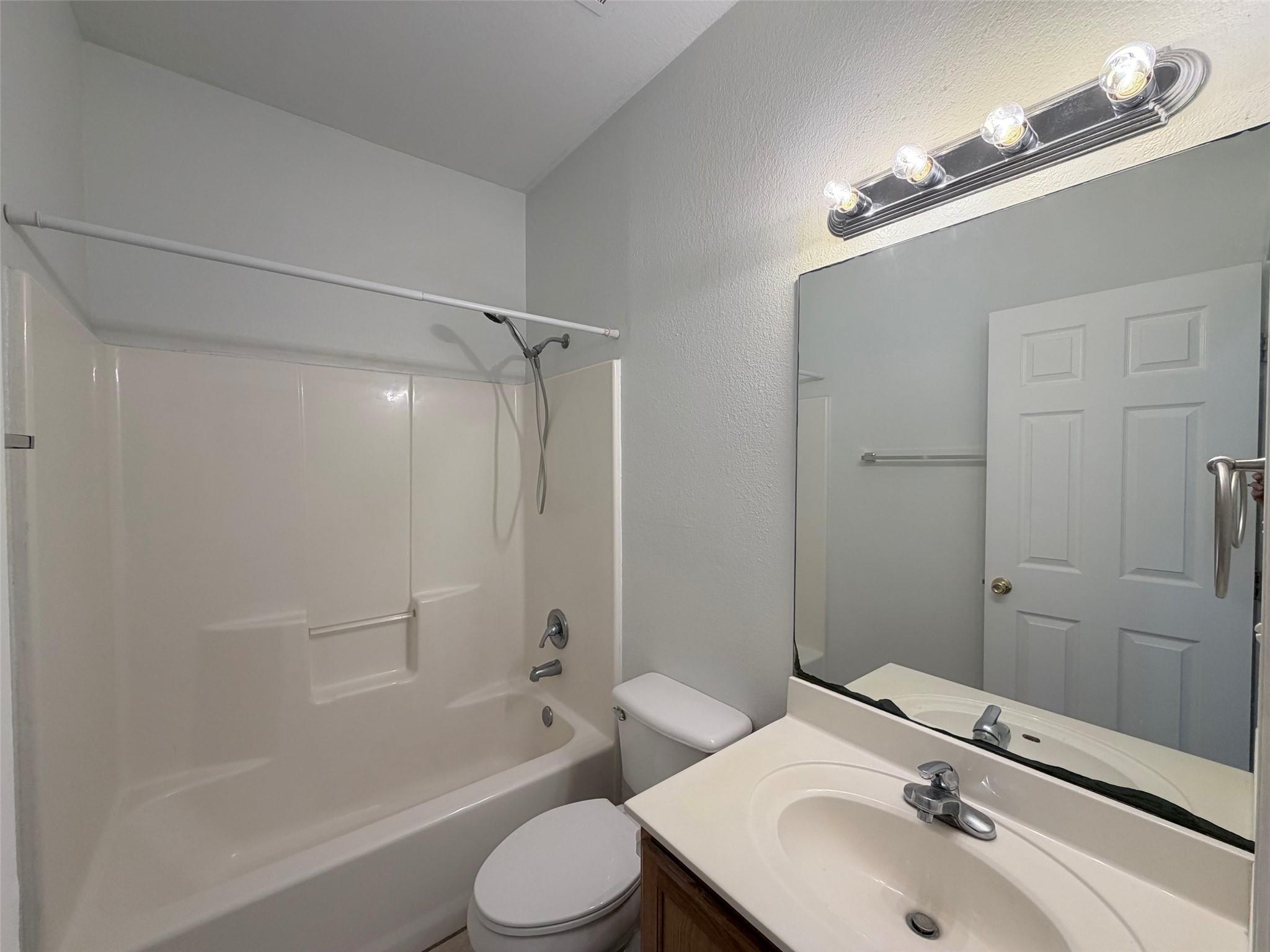 187 Creekwood Trl, Cedar Creek, TX 78612