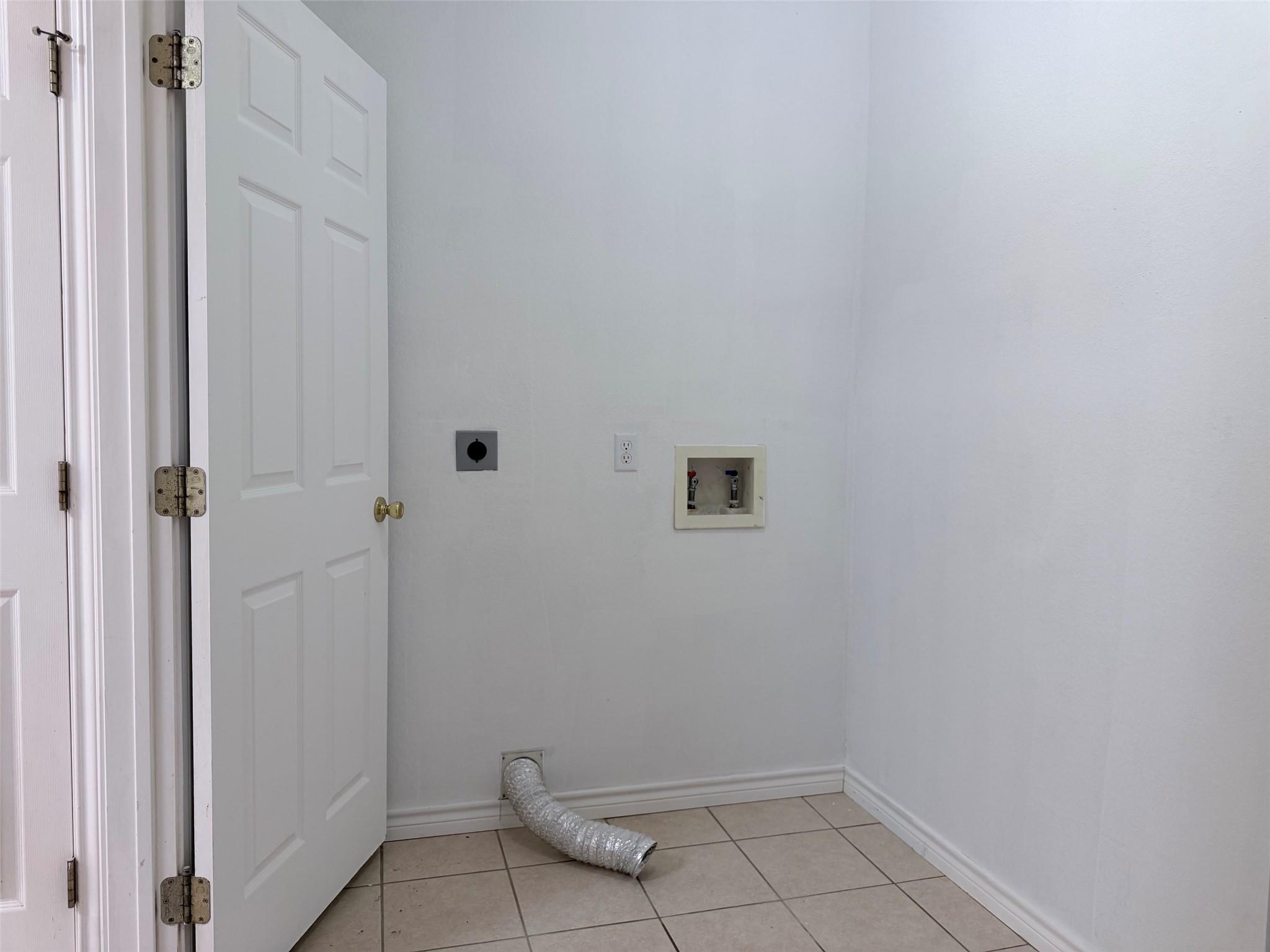 187 Creekwood Trl, Cedar Creek, TX 78612