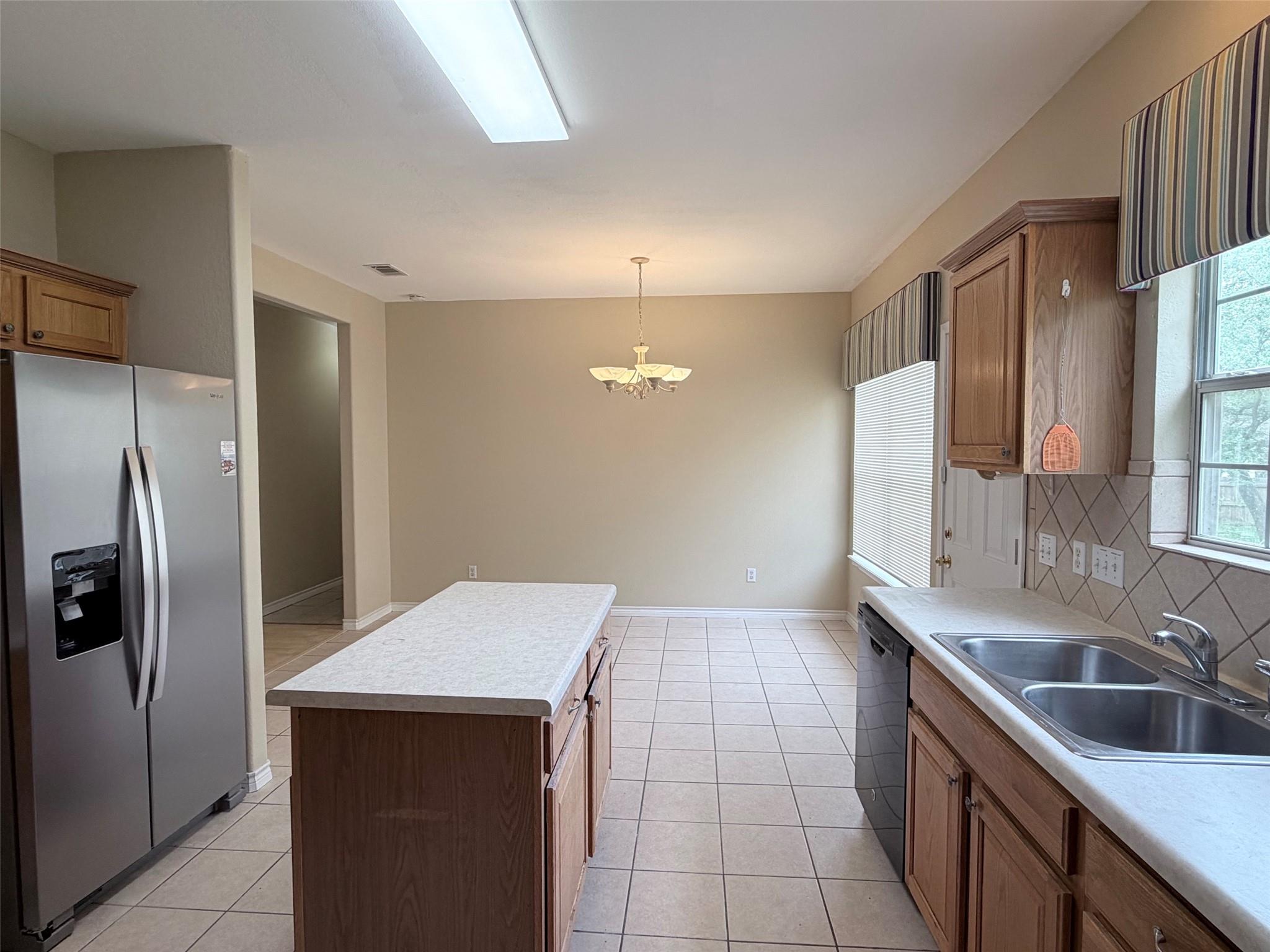187 Creekwood Trl, Cedar Creek, TX 78612