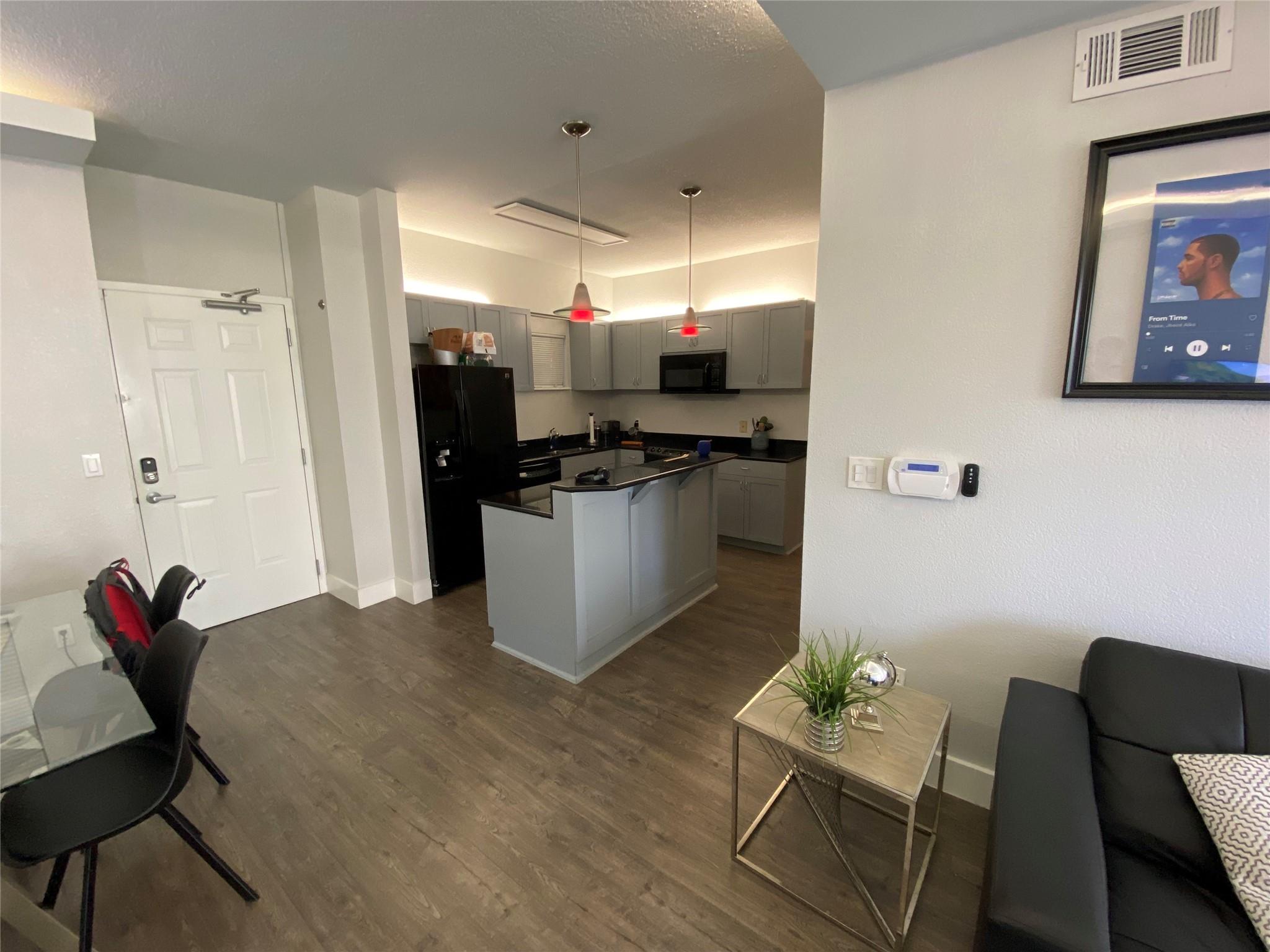 711 W 26th St # 400, Austin, TX 78705