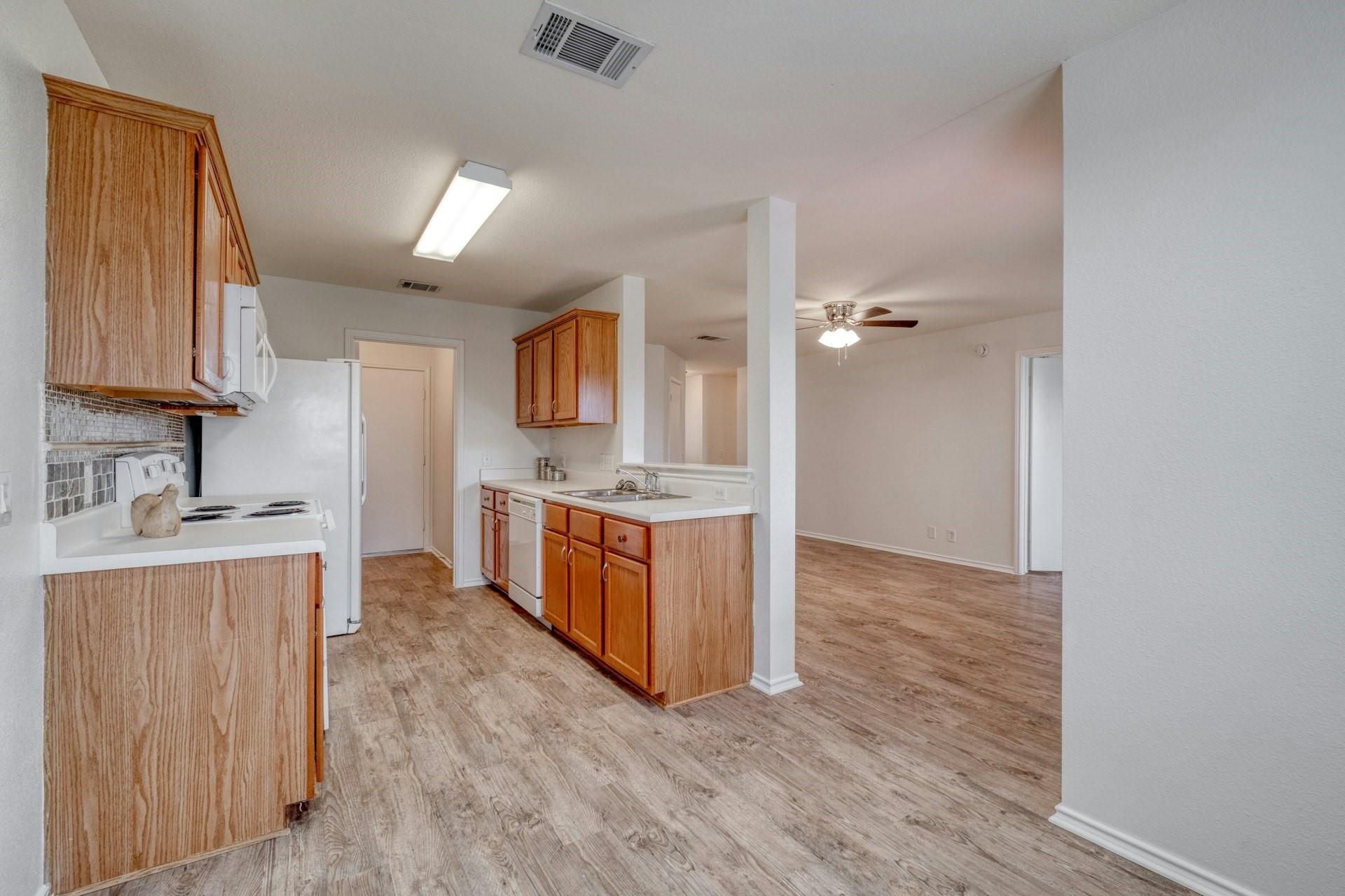104 Pinnacle Dr, Georgetown, TX 78626