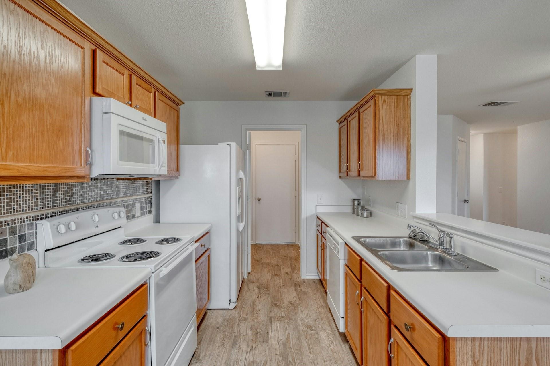 104 Pinnacle Dr, Georgetown, TX 78626