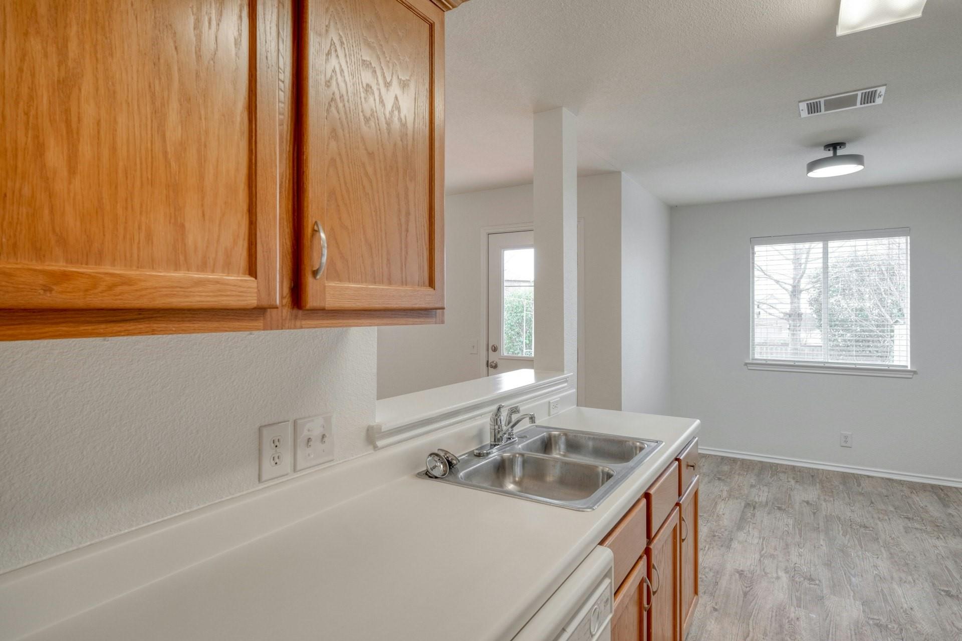 104 Pinnacle Dr, Georgetown, TX 78626
