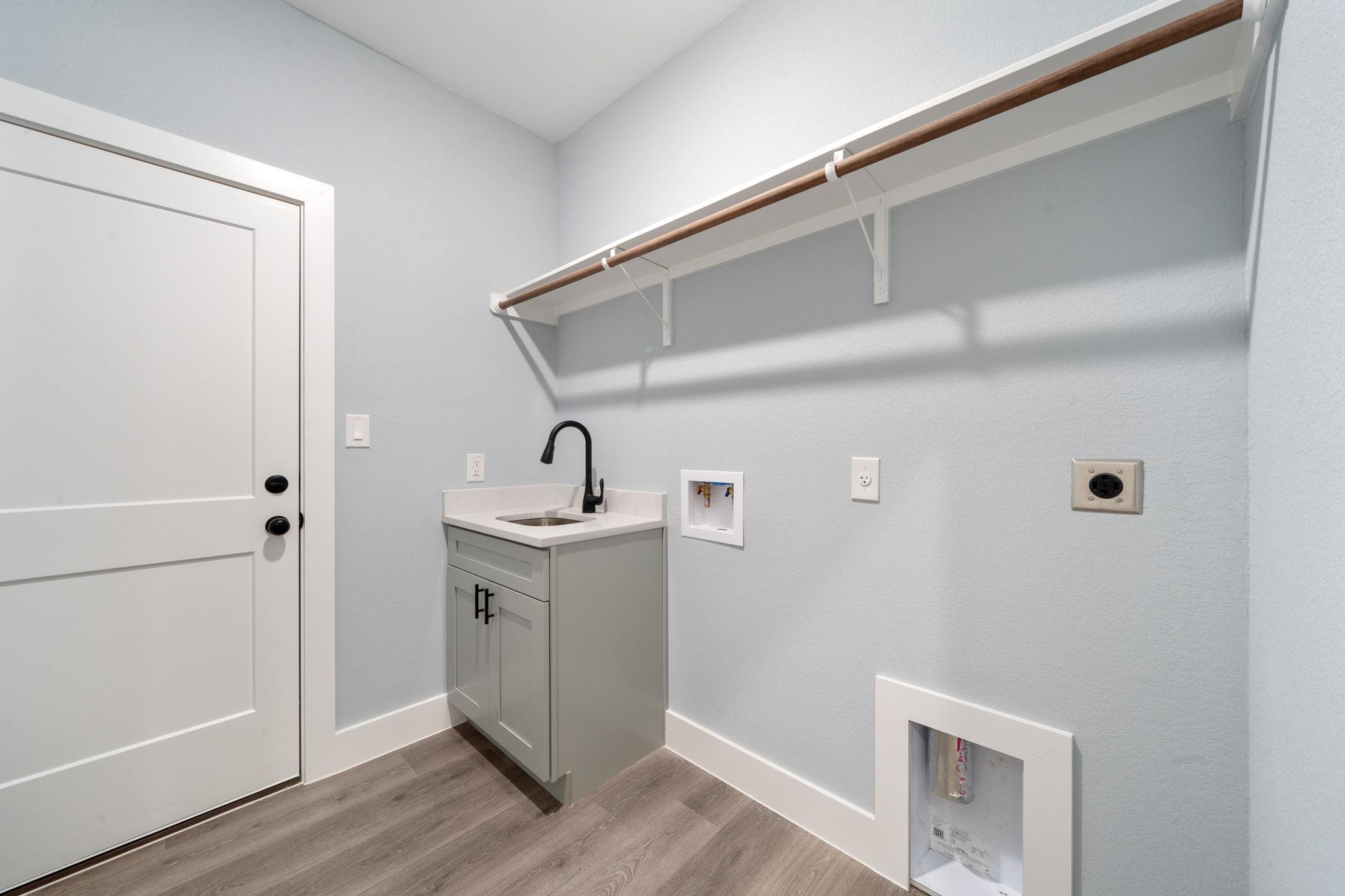 106 Halawa Ct, Bastrop, TX 78602