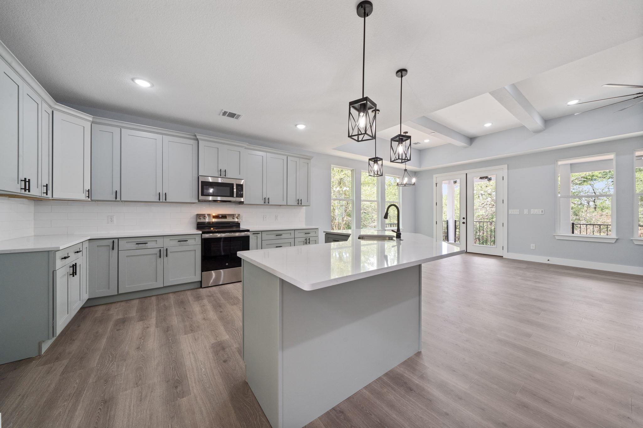 106 Halawa Ct, Bastrop, TX 78602