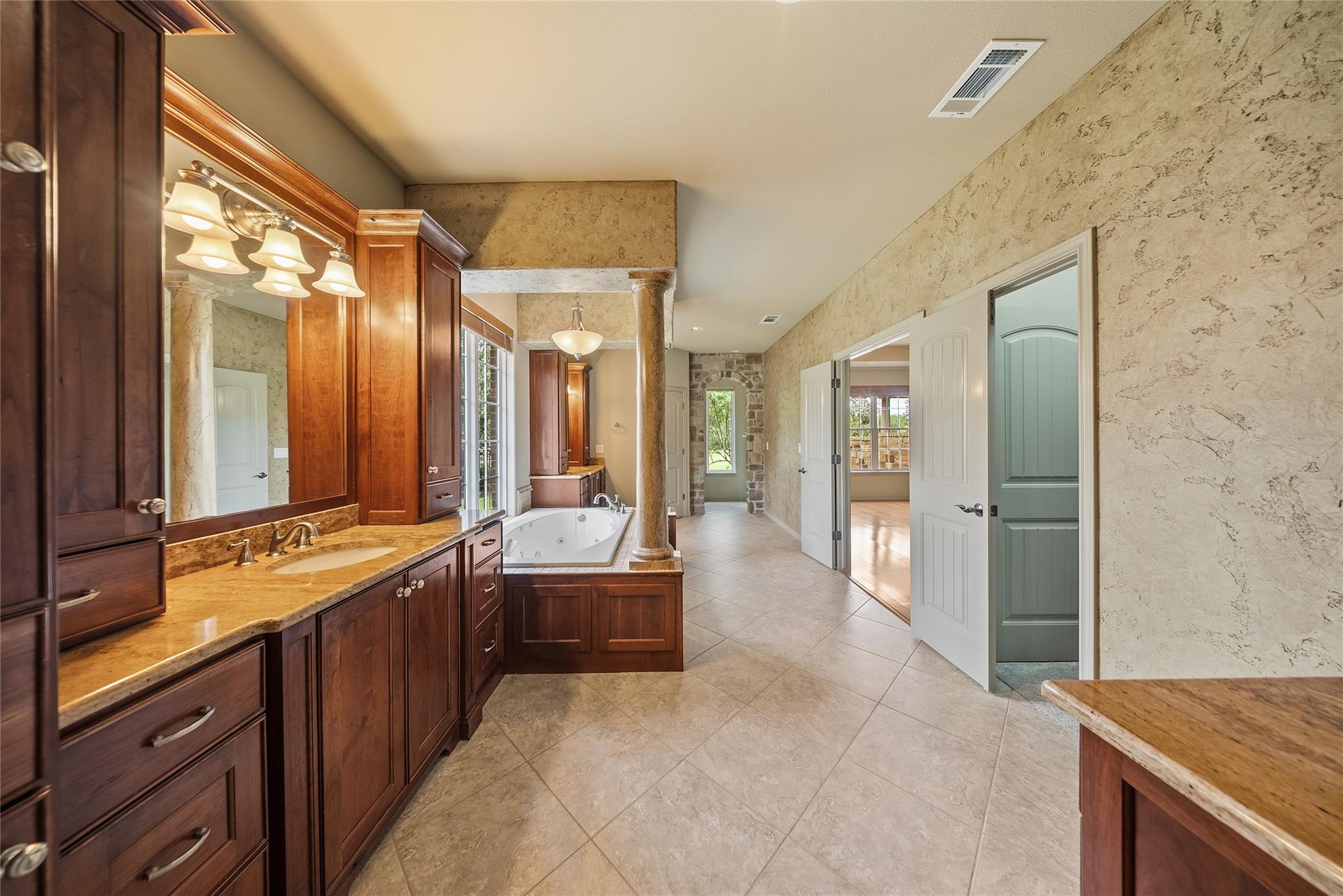 175 Whitney Woods Cir, Georgetown, TX 78633