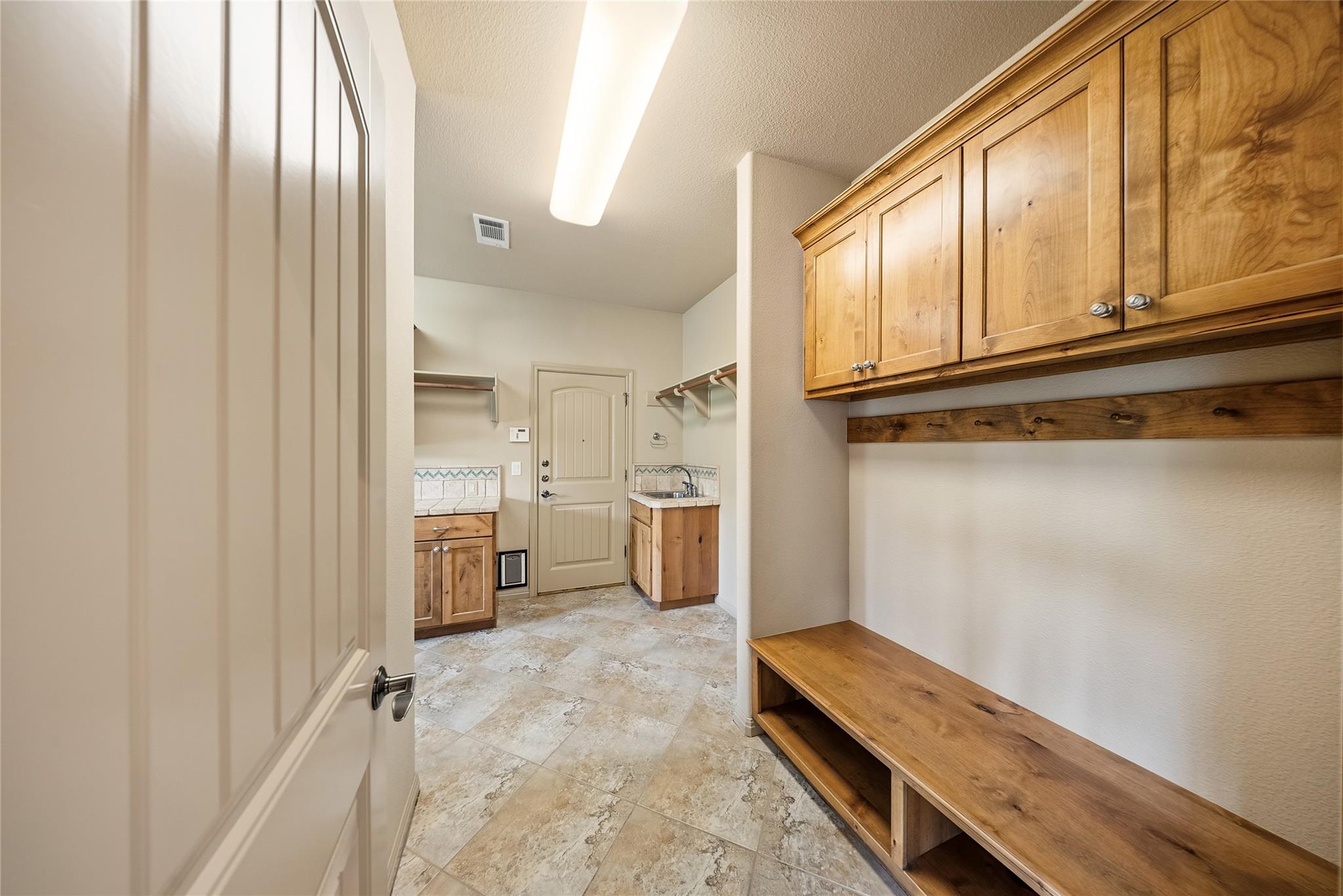 175 Whitney Woods Cir, Georgetown, TX 78633