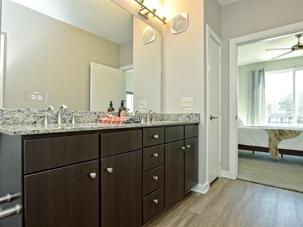 1900 Barton Springs Rd # 4017, Austin, TX 78704
