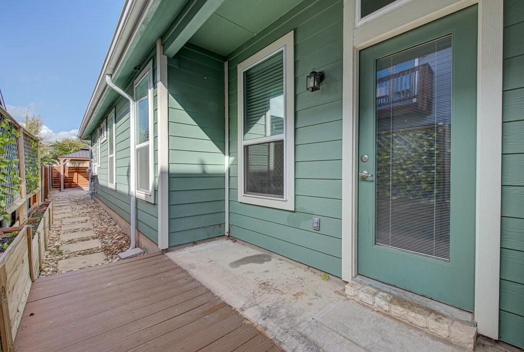 8816 Blaze Dr, Austin, TX 78747