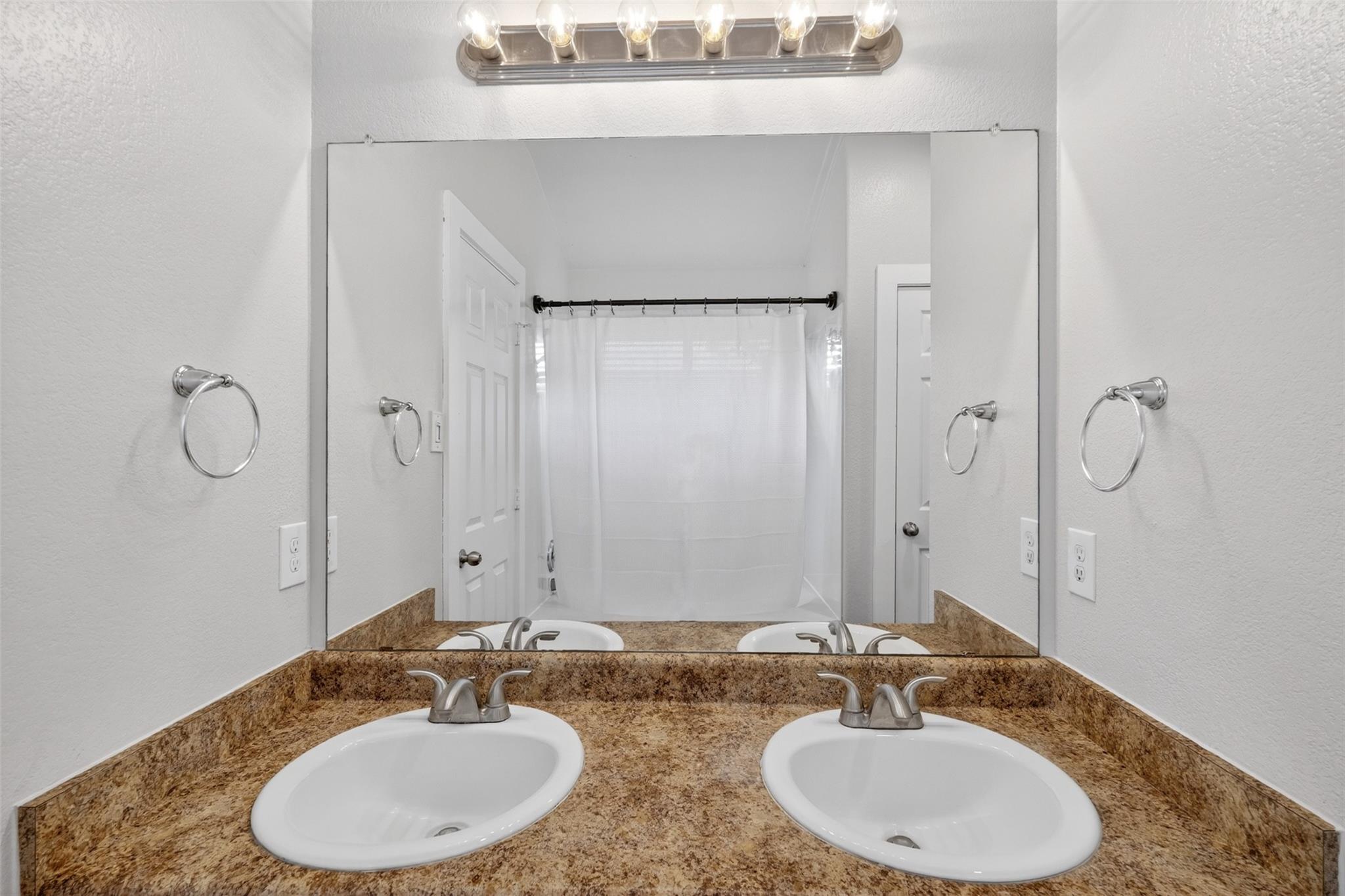 300 Wimberley St, Hutto, TX 78634