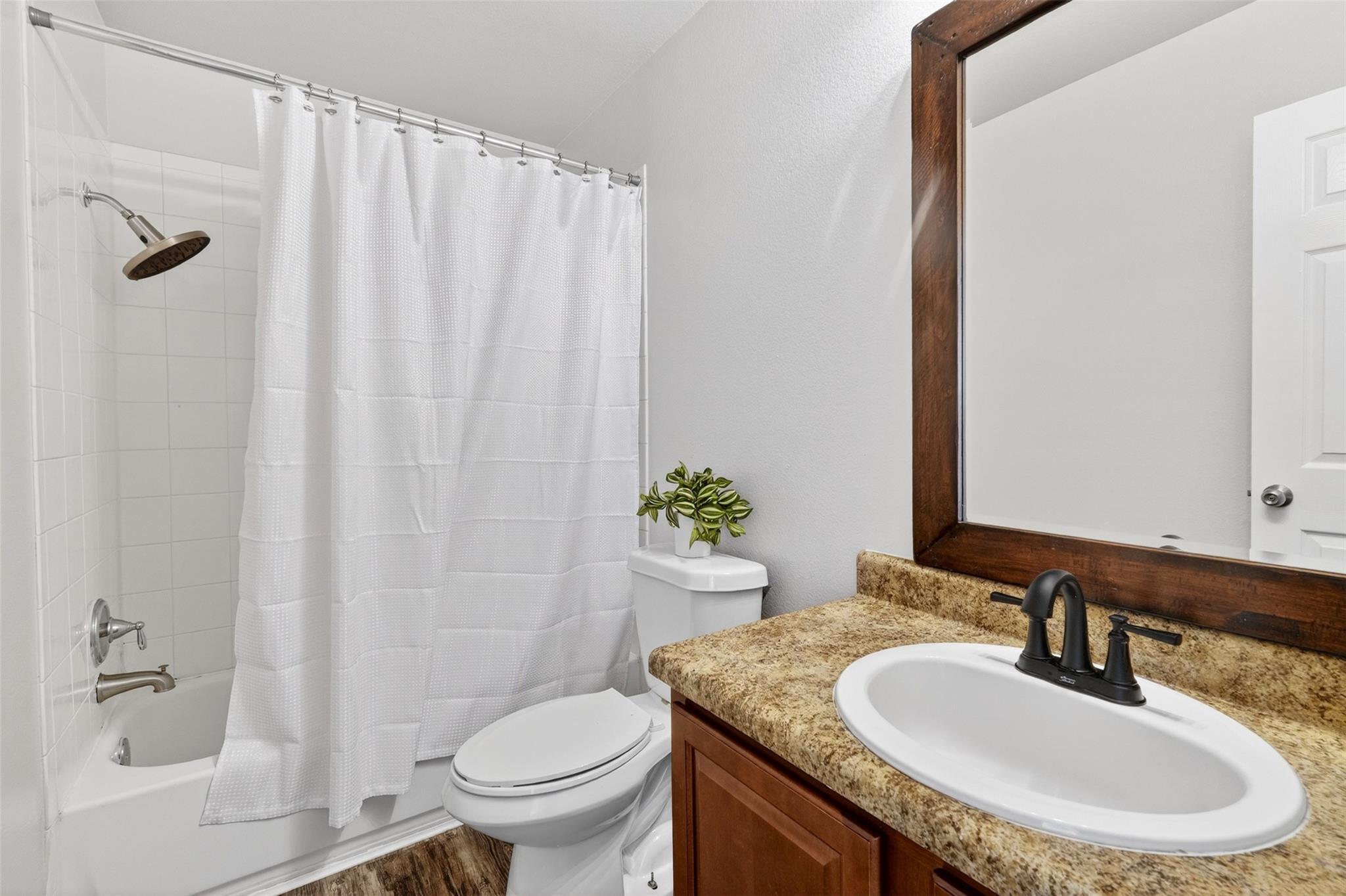 300 Wimberley St, Hutto, TX 78634