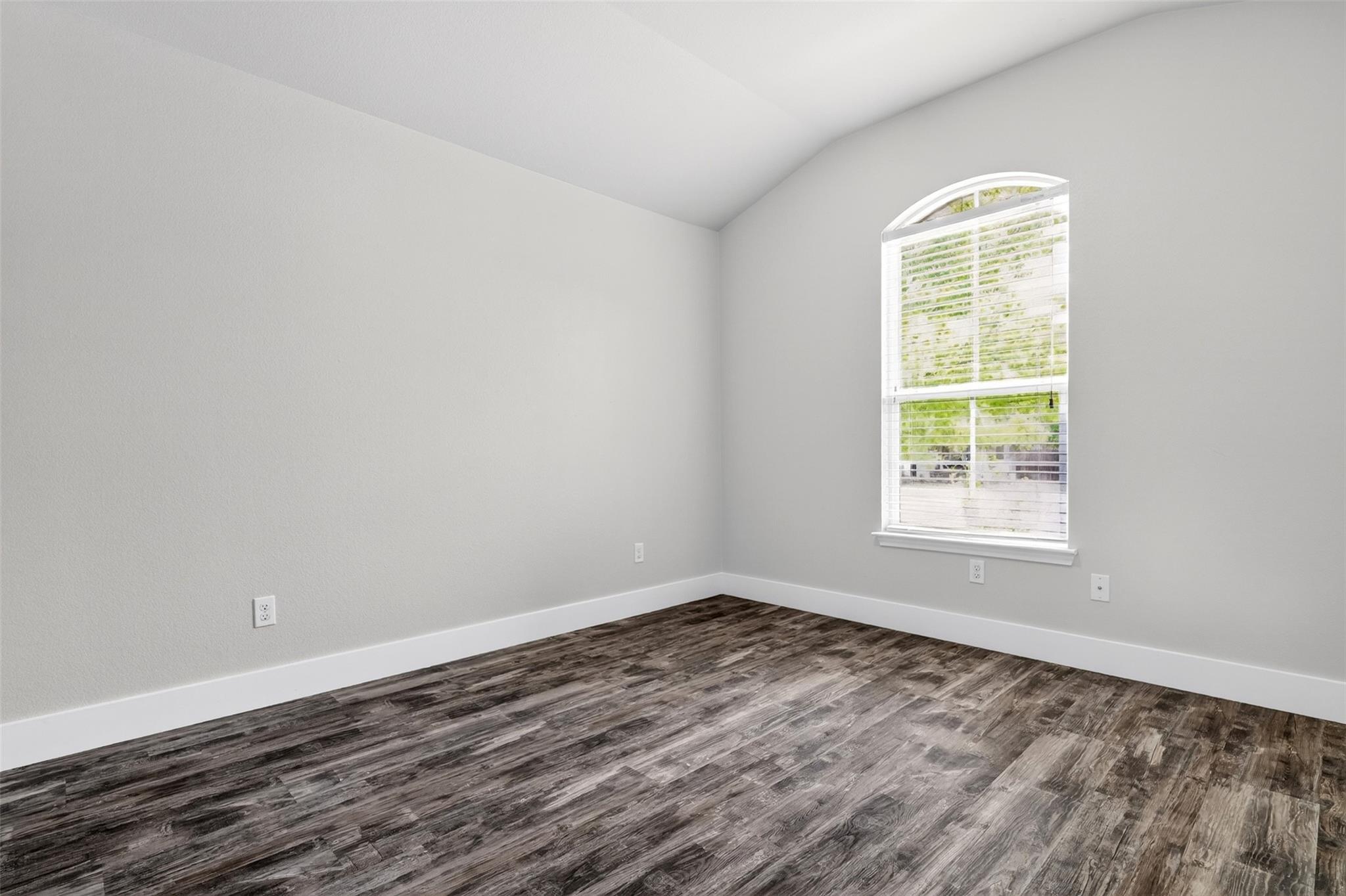 300 Wimberley St, Hutto, TX 78634