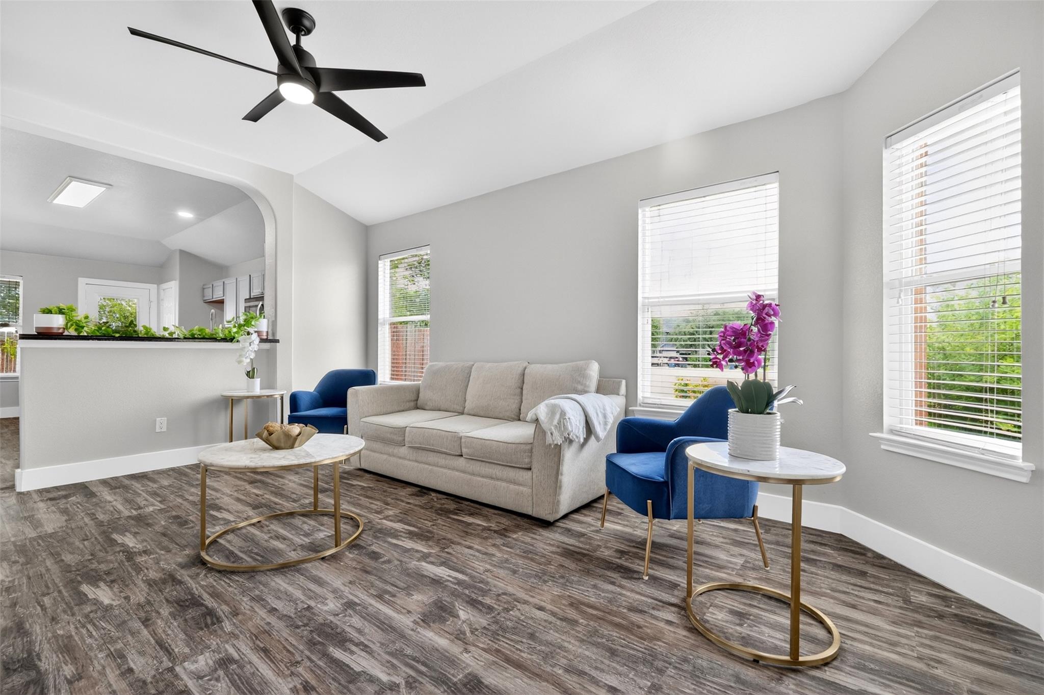 300 Wimberley St, Hutto, TX 78634