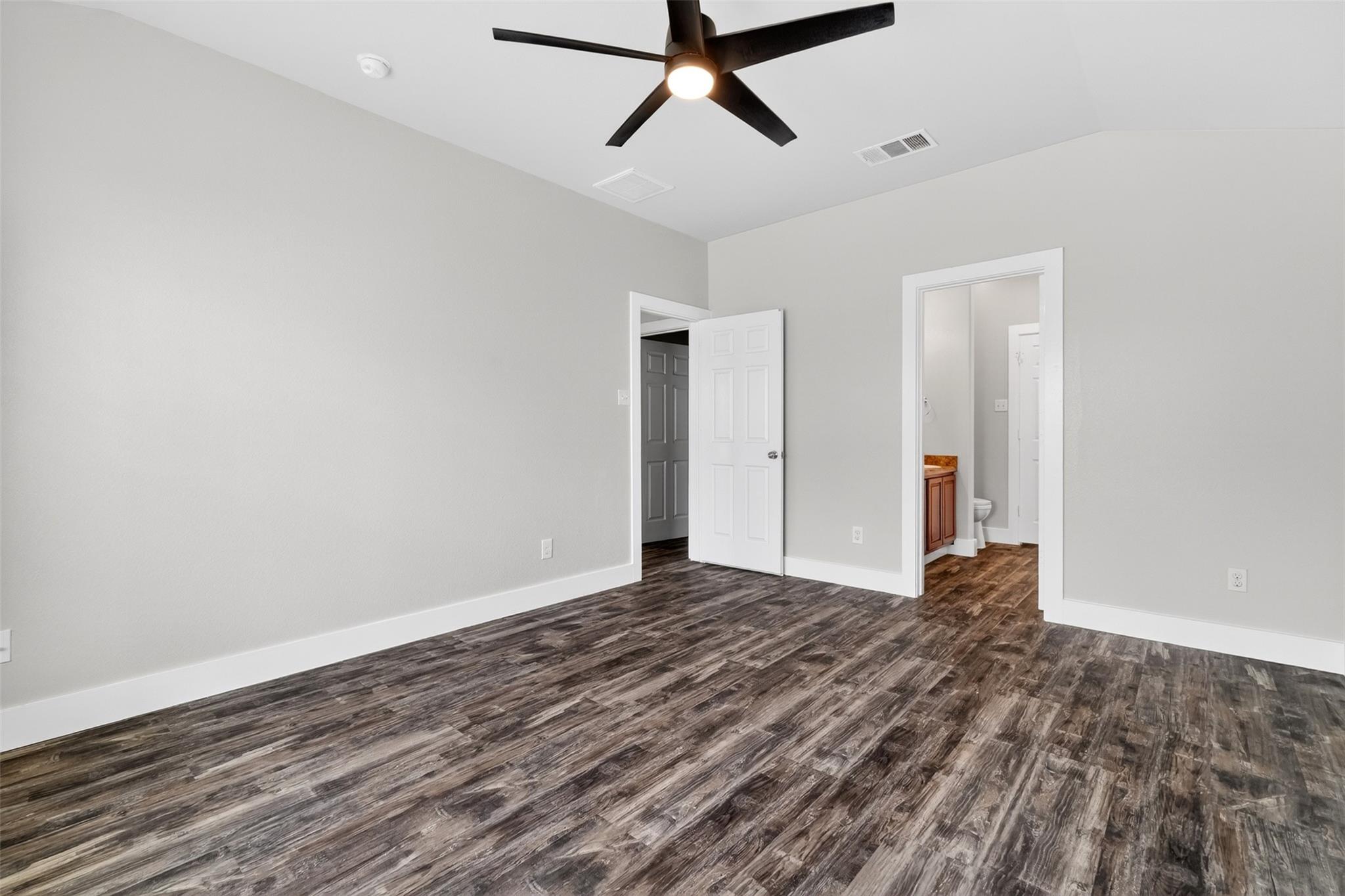 300 Wimberley St, Hutto, TX 78634