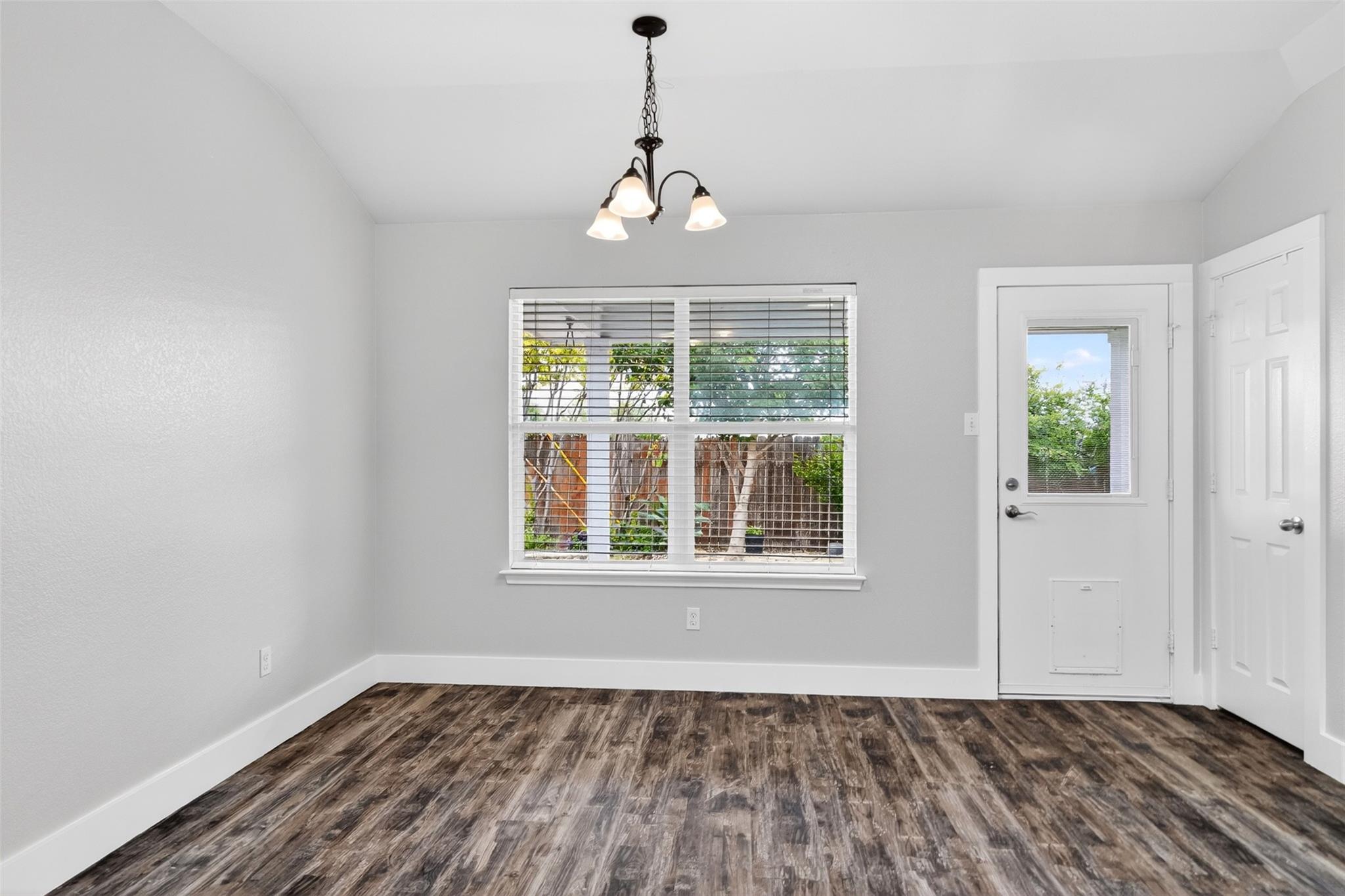 300 Wimberley St, Hutto, TX 78634