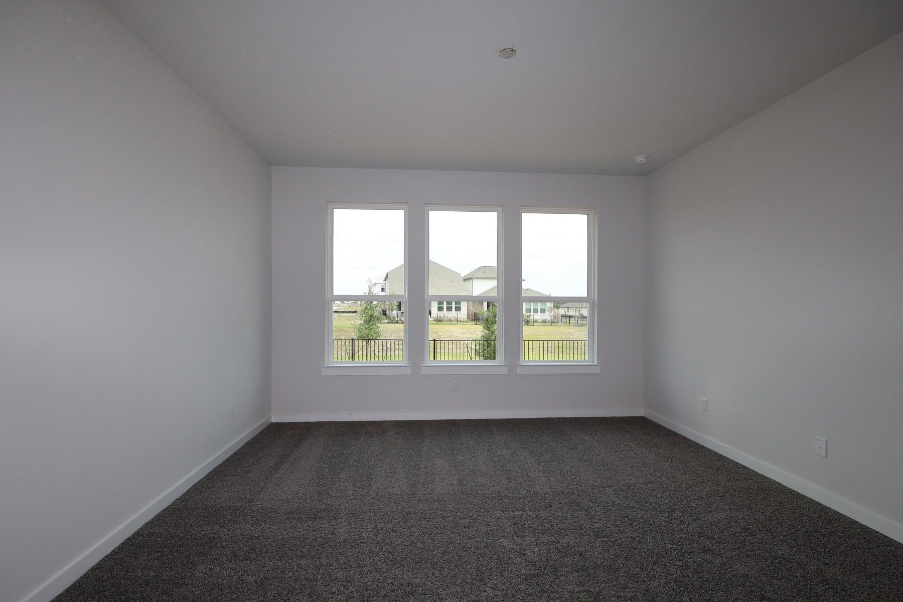 537 Bloomington Loop, Hutto, TX 78634