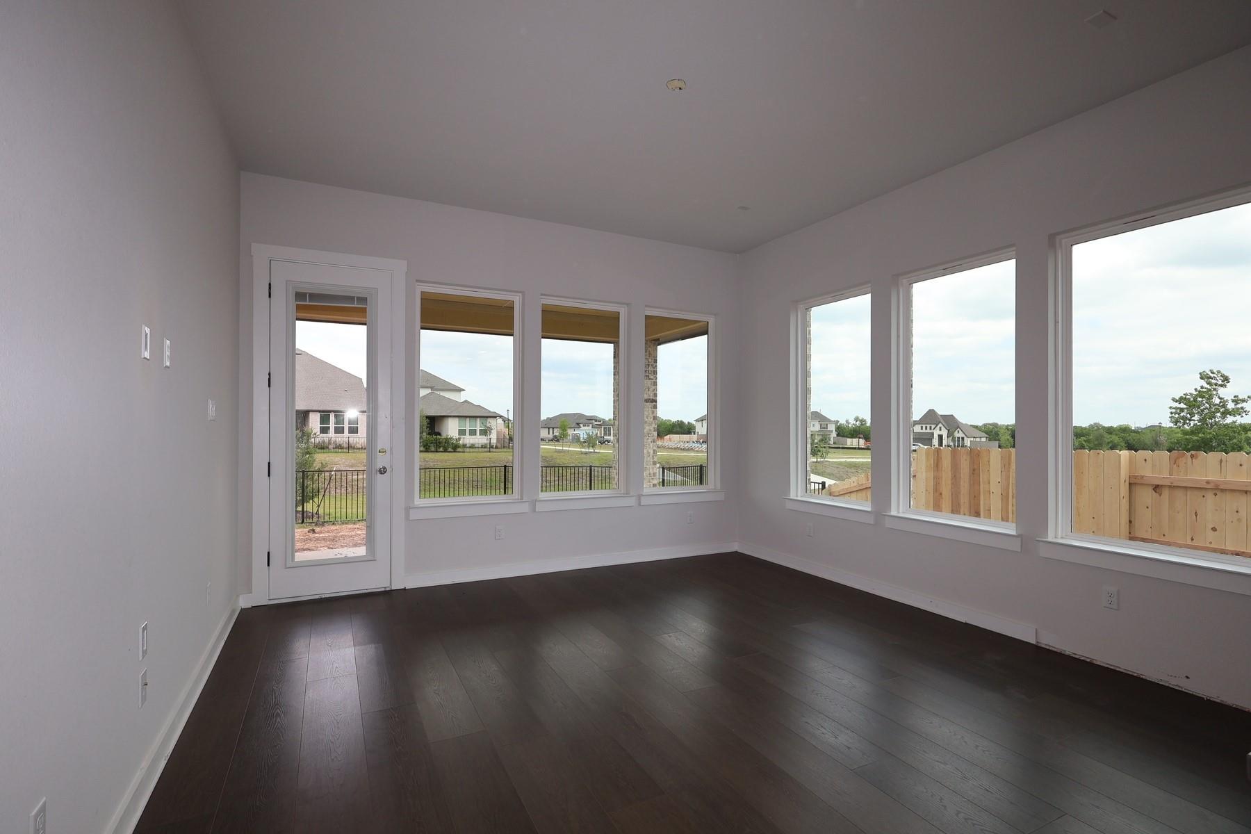 537 Bloomington Loop, Hutto, TX 78634