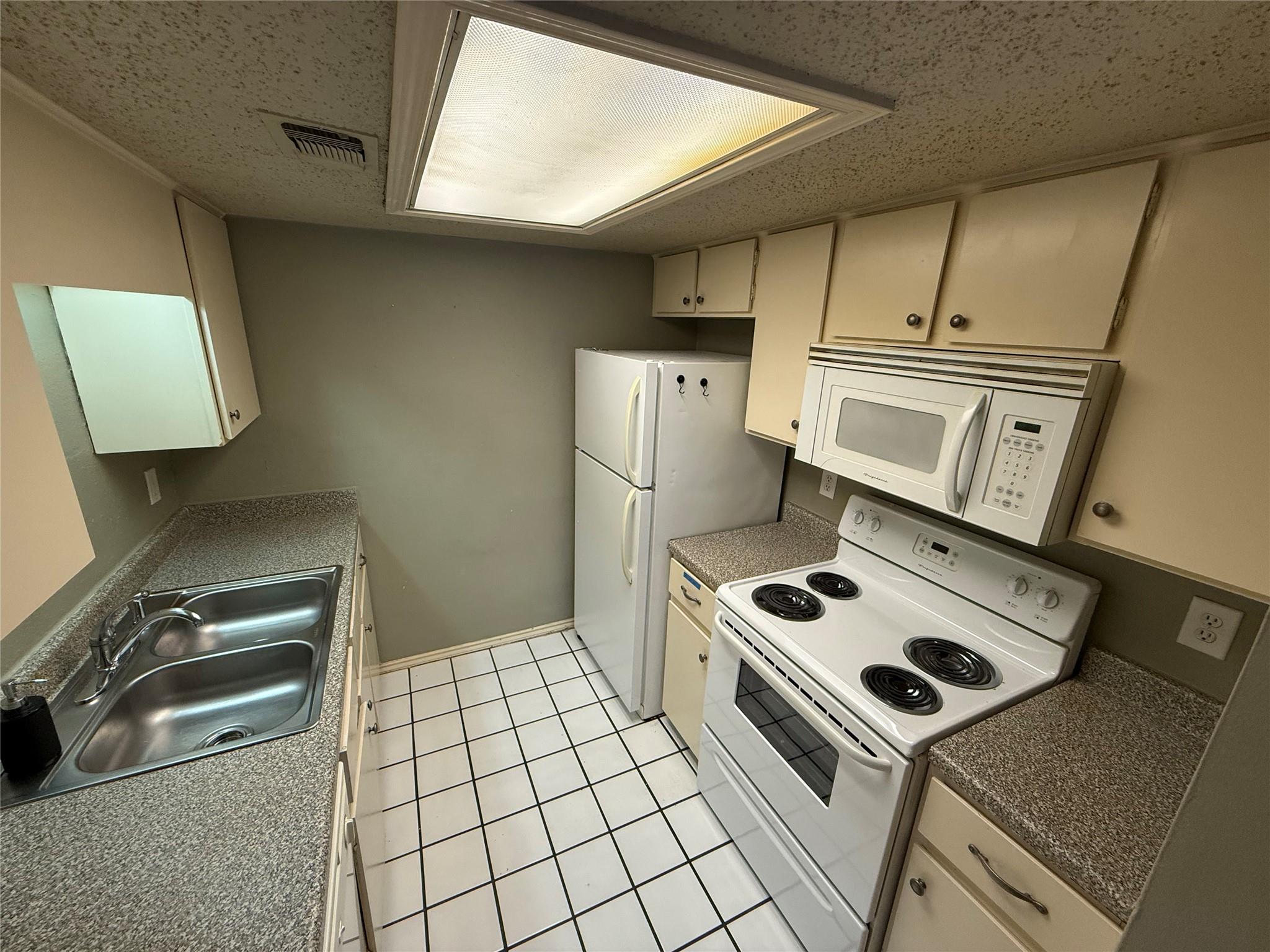 2401 Leon St # 209, Austin, TX 78705