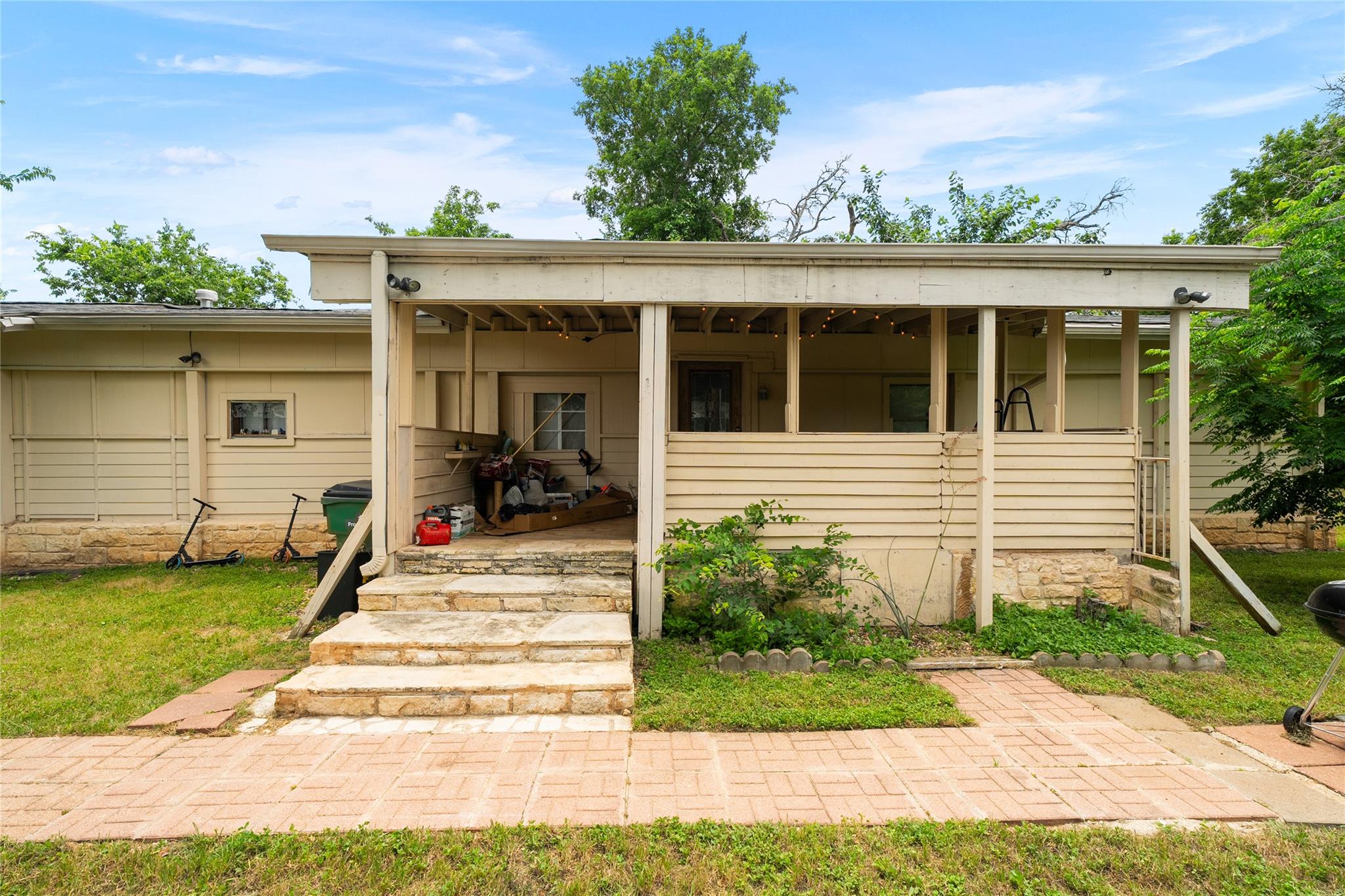 11608 Travis St, Jonestown, TX 78645