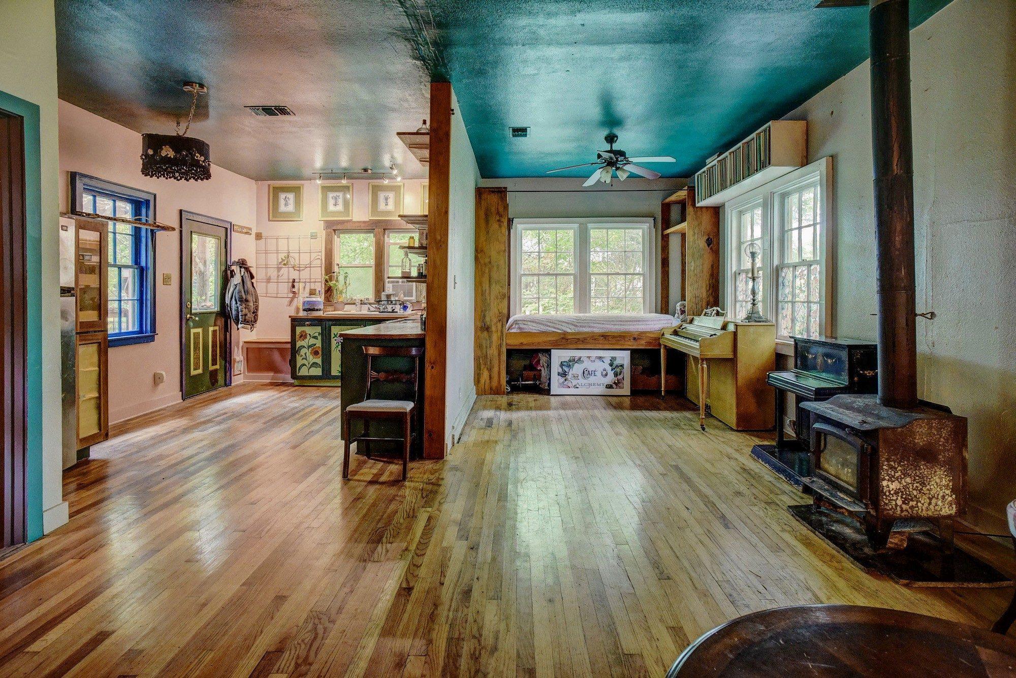 1905 Main St, Bastrop, TX 78602