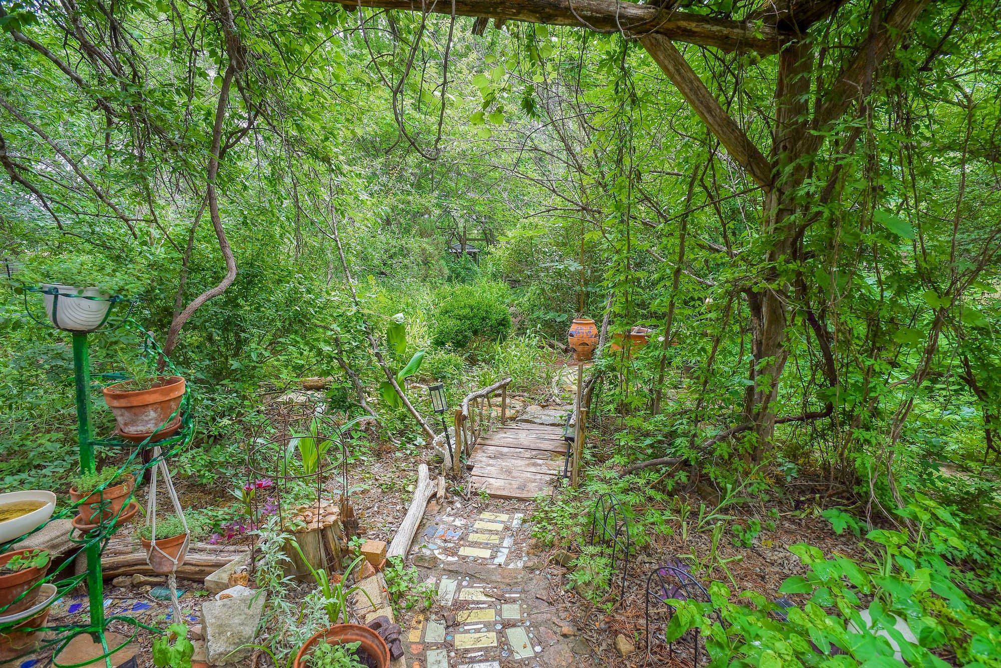 1905 Main St, Bastrop, TX 78602