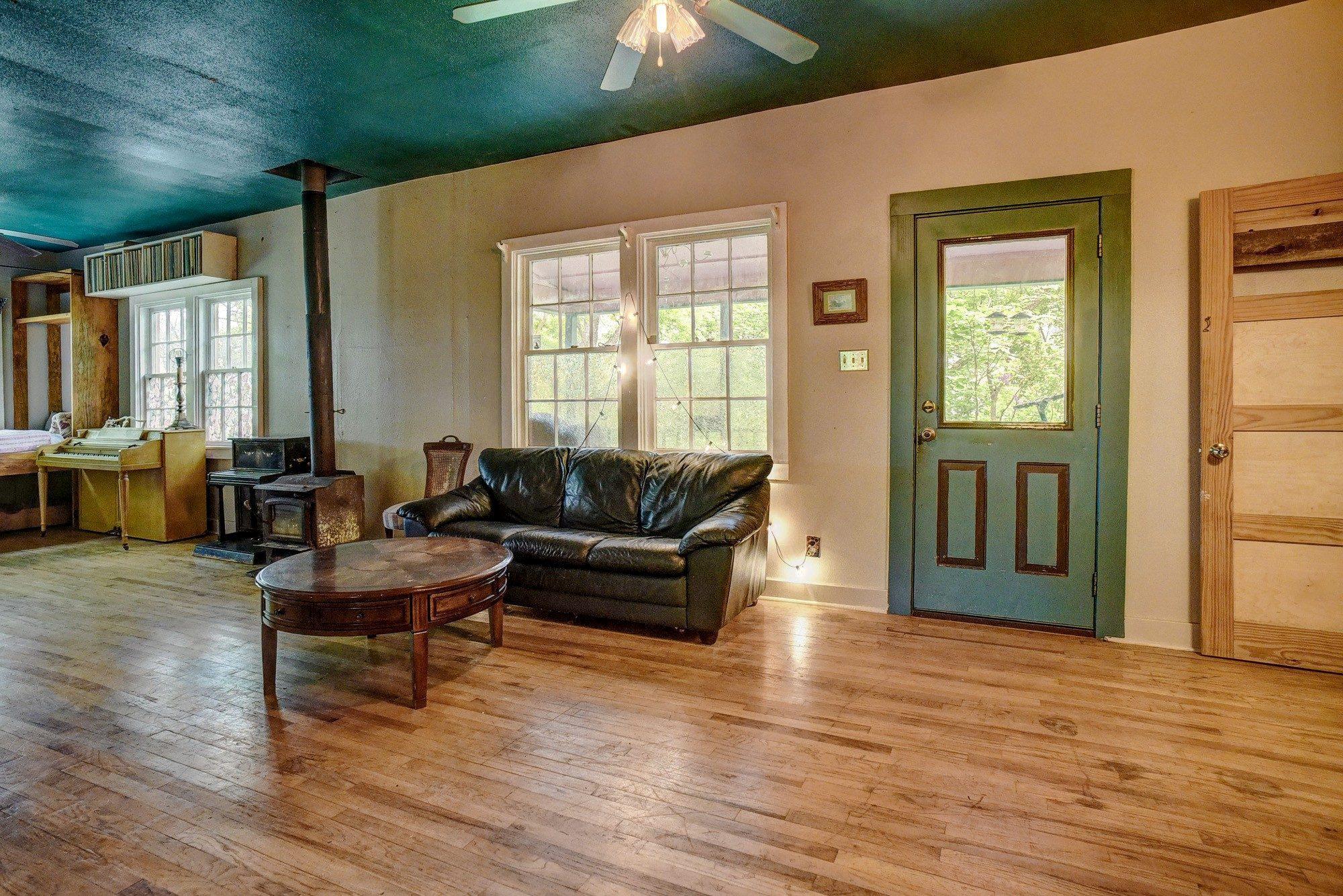 1905 Main St, Bastrop, TX 78602