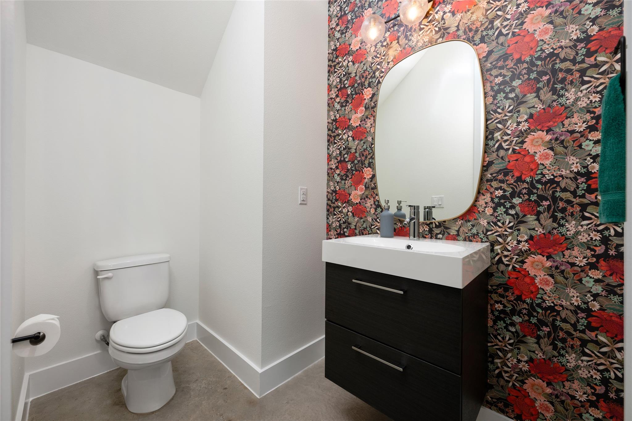 1615 Holly St # 1, Austin, TX 78702