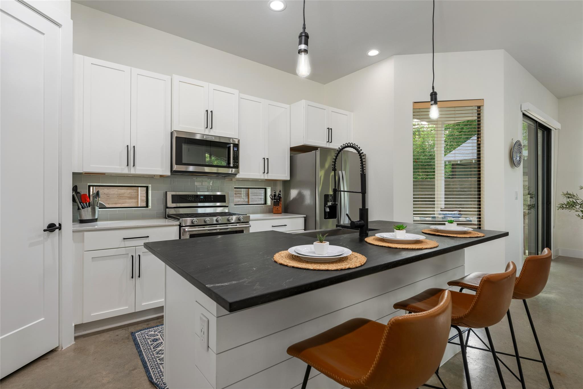 1615 Holly St # 1, Austin, TX 78702