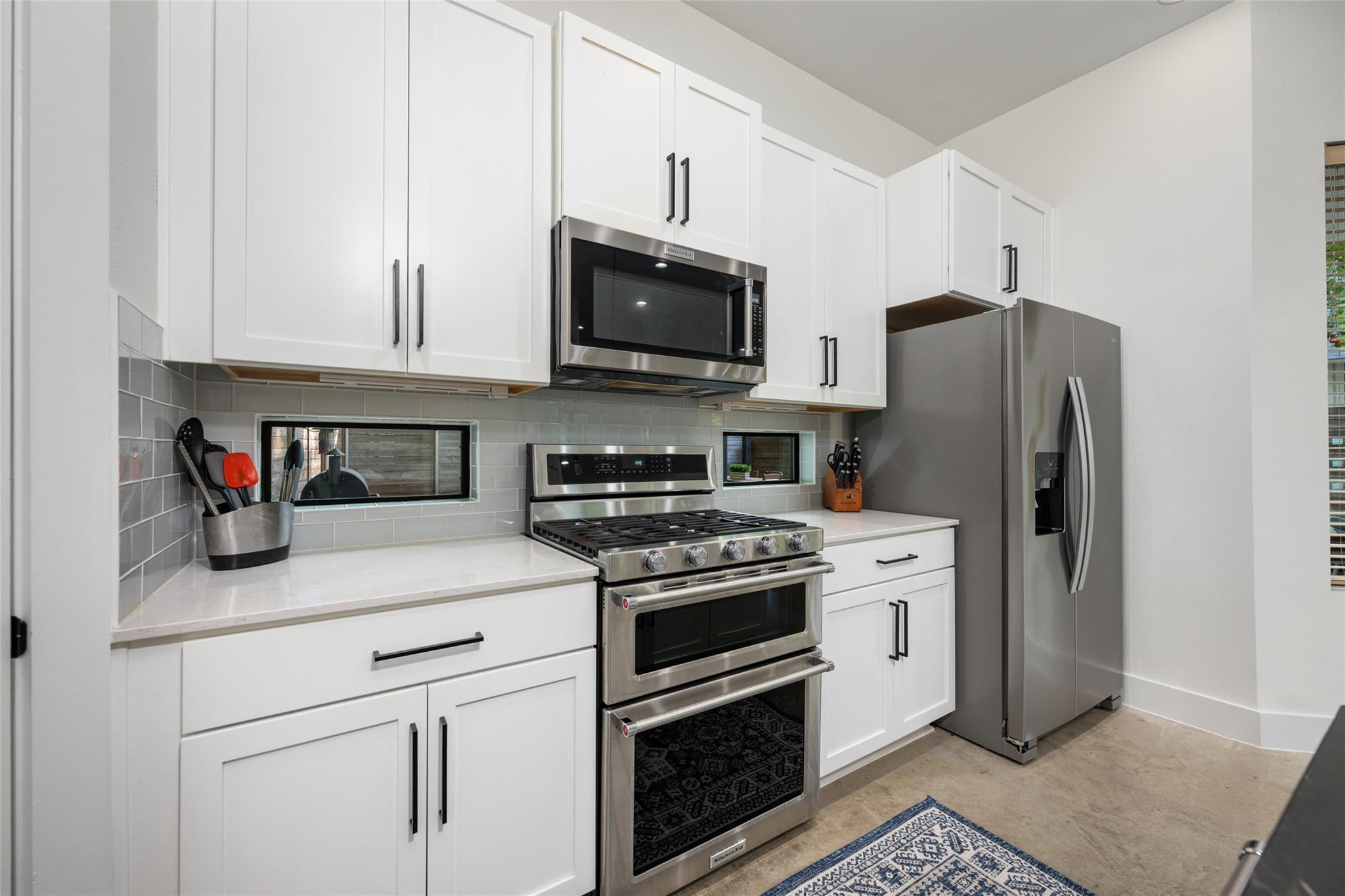 1615 Holly St # 1, Austin, TX 78702