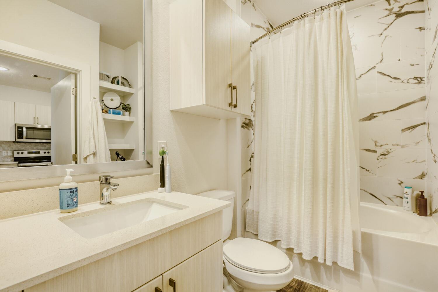 6324 N Lamar Blvd # 405, Austin, TX 78752