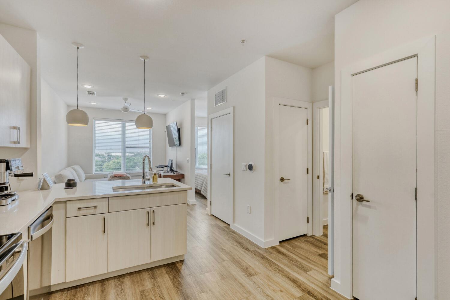6324 N Lamar Blvd # 405, Austin, TX 78752