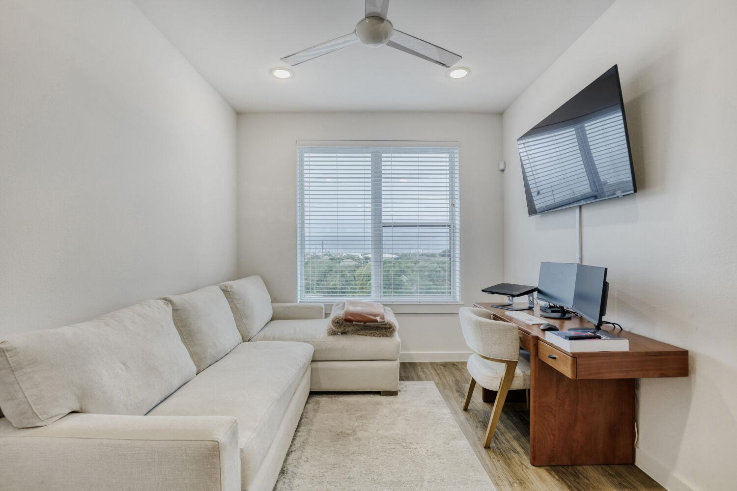 6324 N Lamar Blvd # 405, Austin, TX 78752